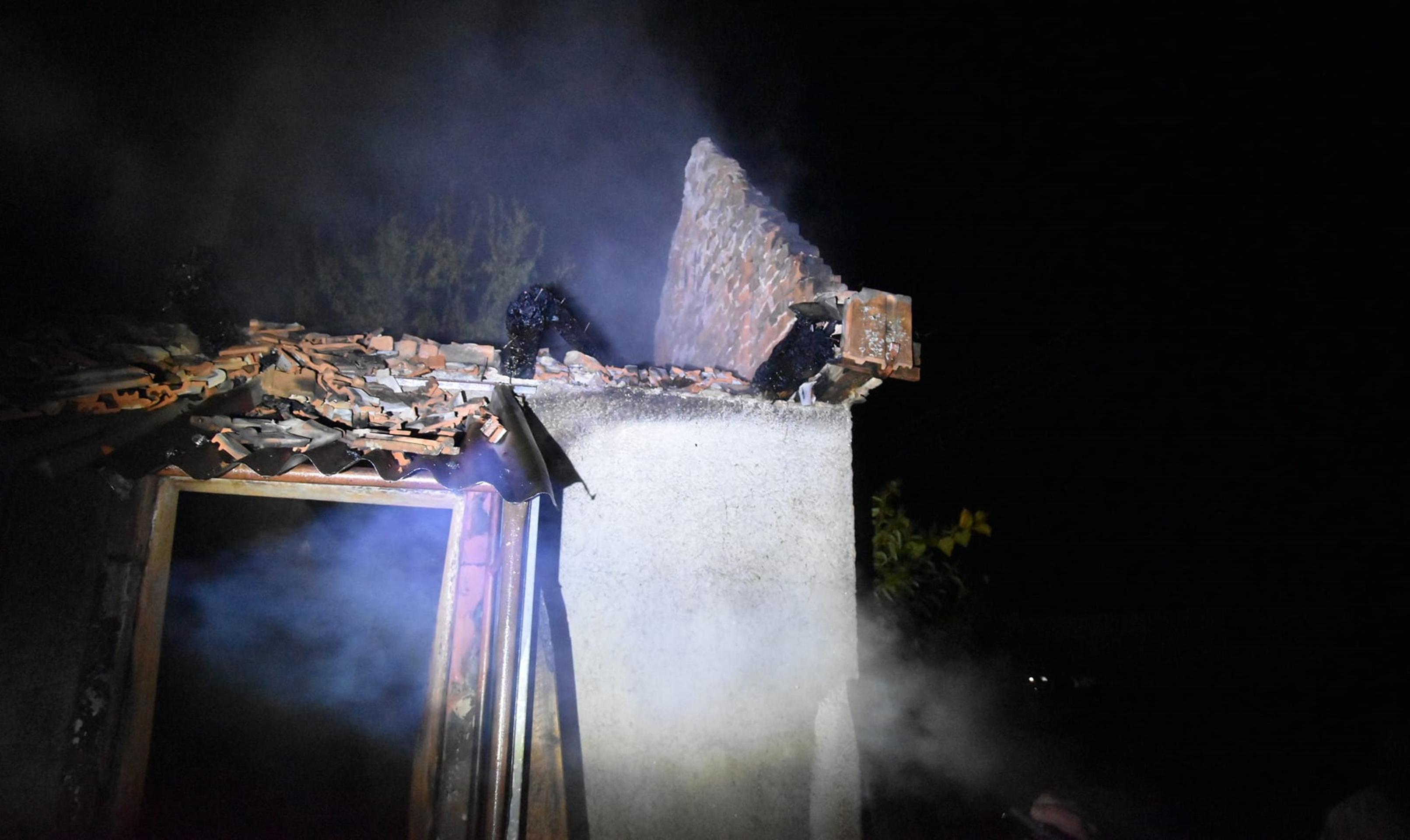 Požiar domu, v ktorom našli mŕtve telo.