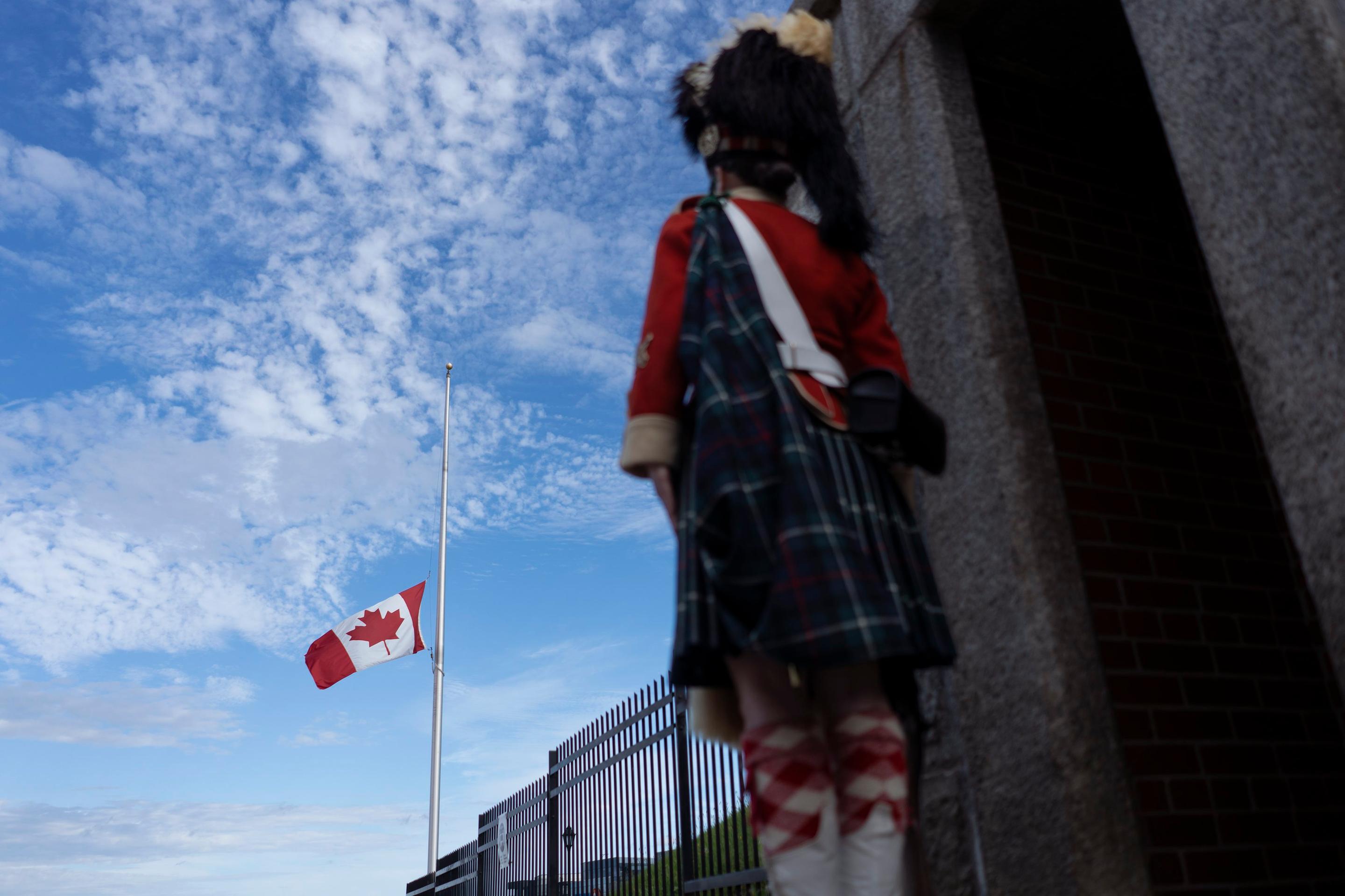 S Alžbetou sa lúči aj Kanada.