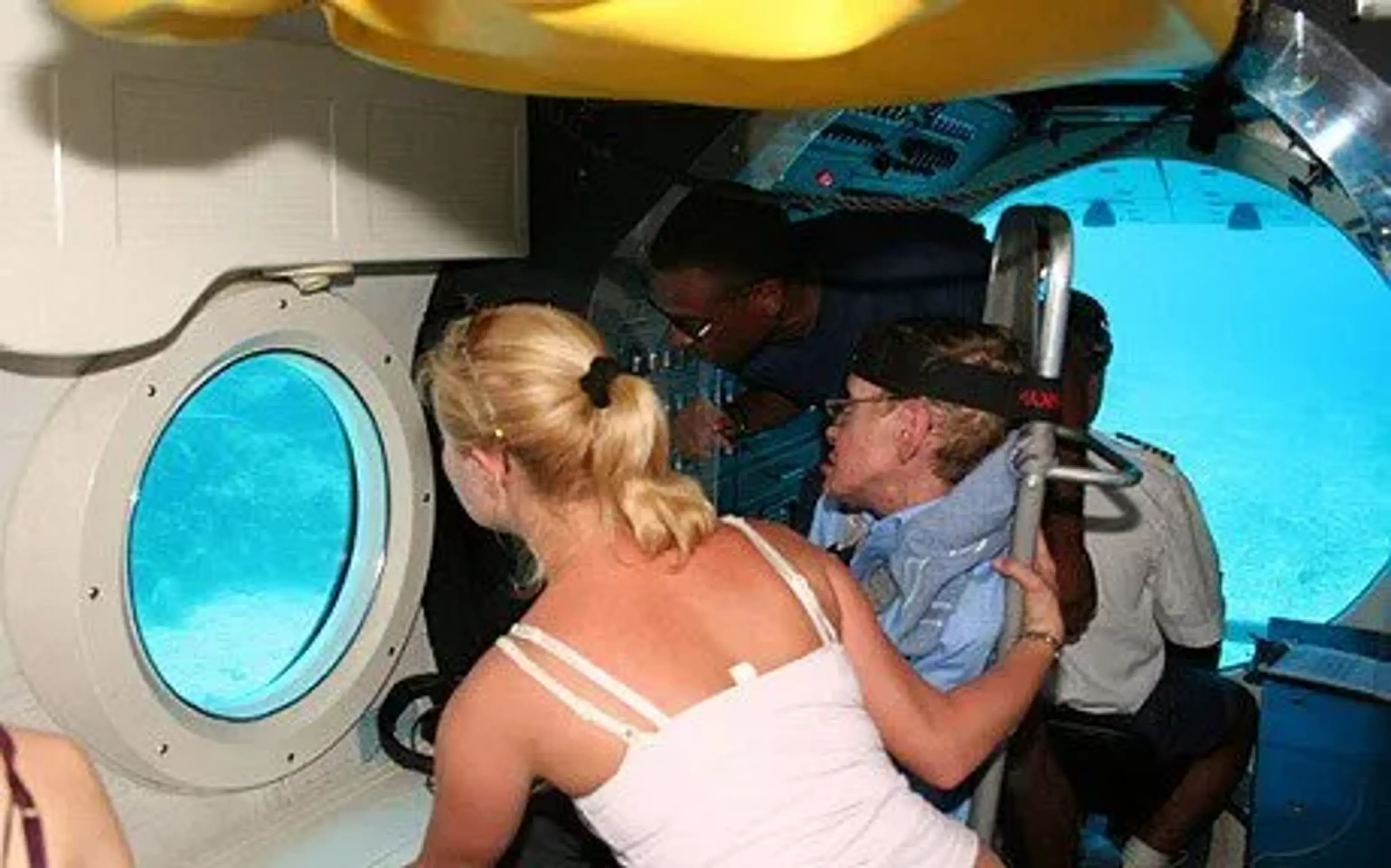 Hawking počas návštevy Epsteinovho ostrova.