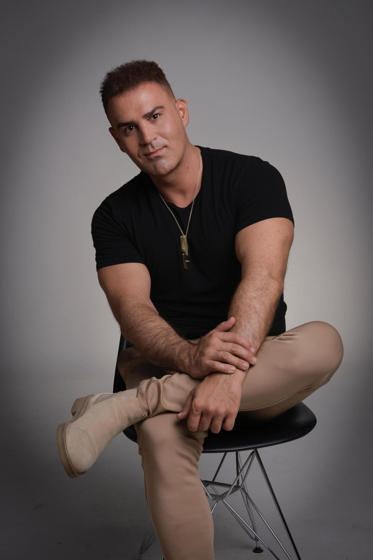 Tomáš Stríž z pohrebnej služby pomáha pozostalým vytvárať spomienkové predmety z popola