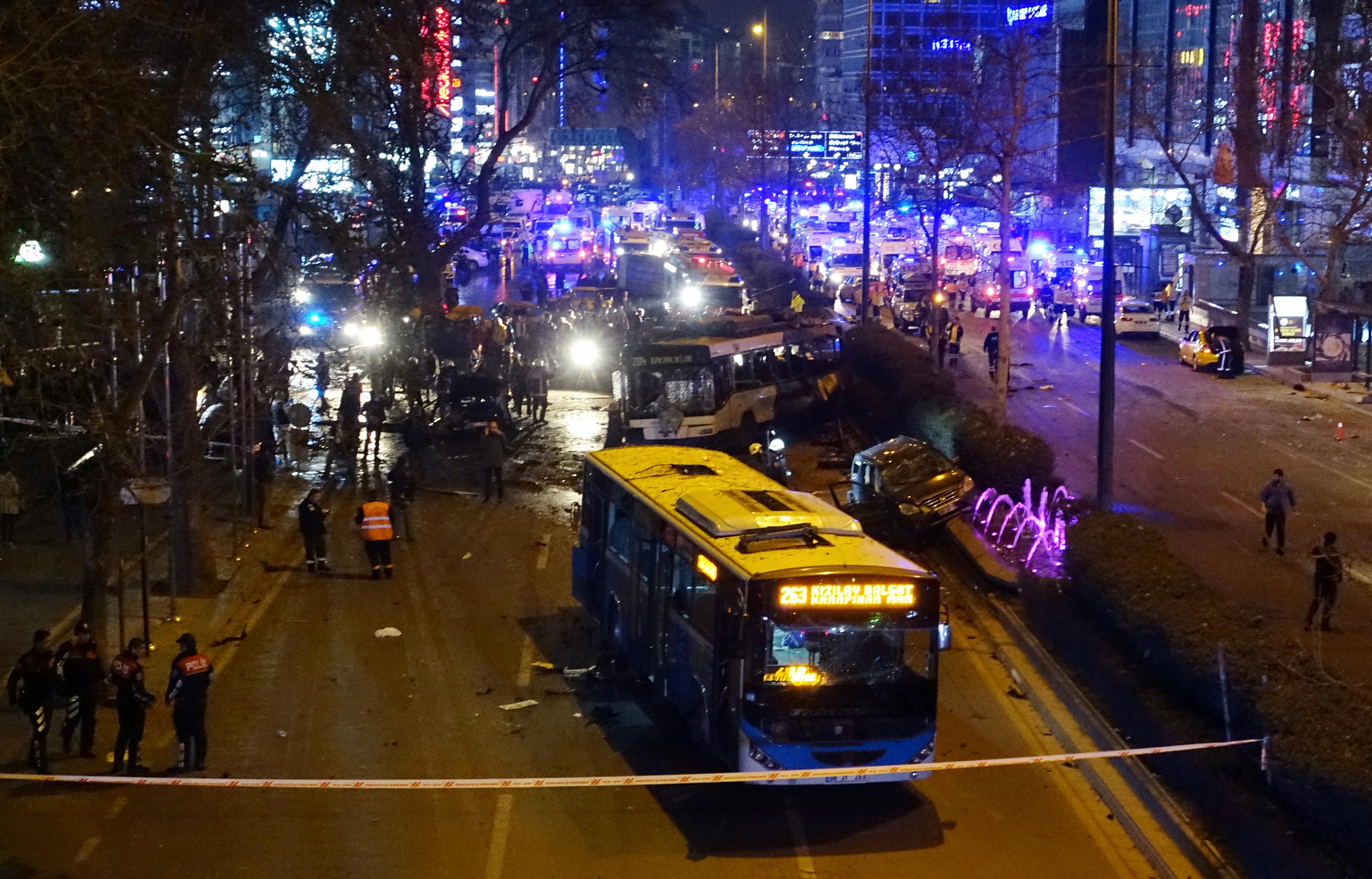 Výbuch v Ankare neprežilo 37 ľudí.