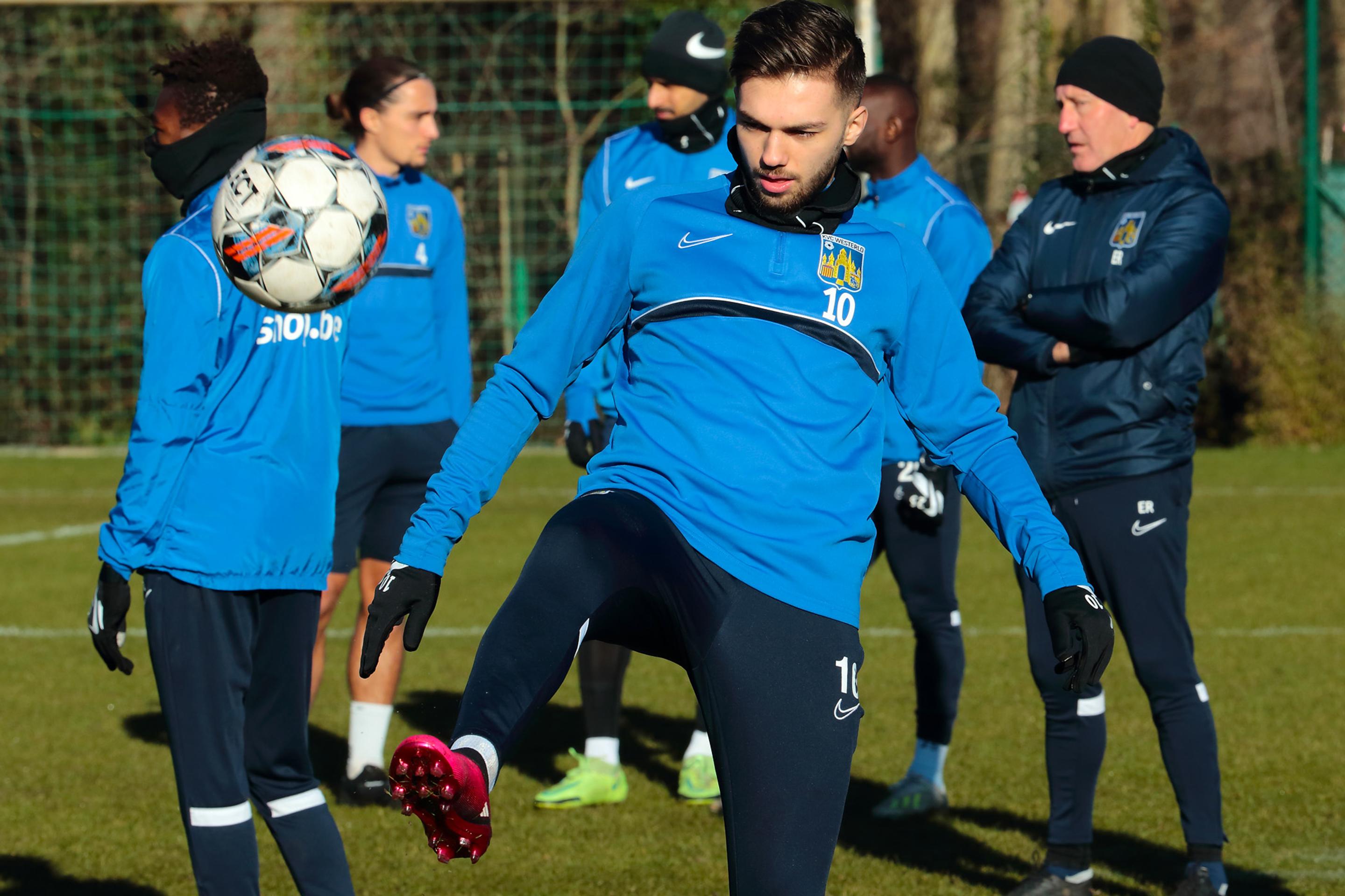 Ján Bernát počas tréningu za Westerlo.