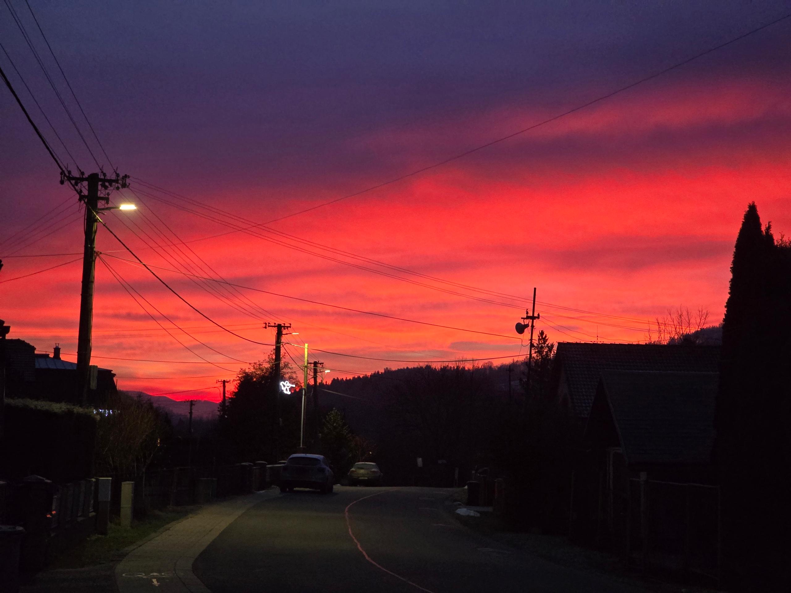 Žeravý východ slnka