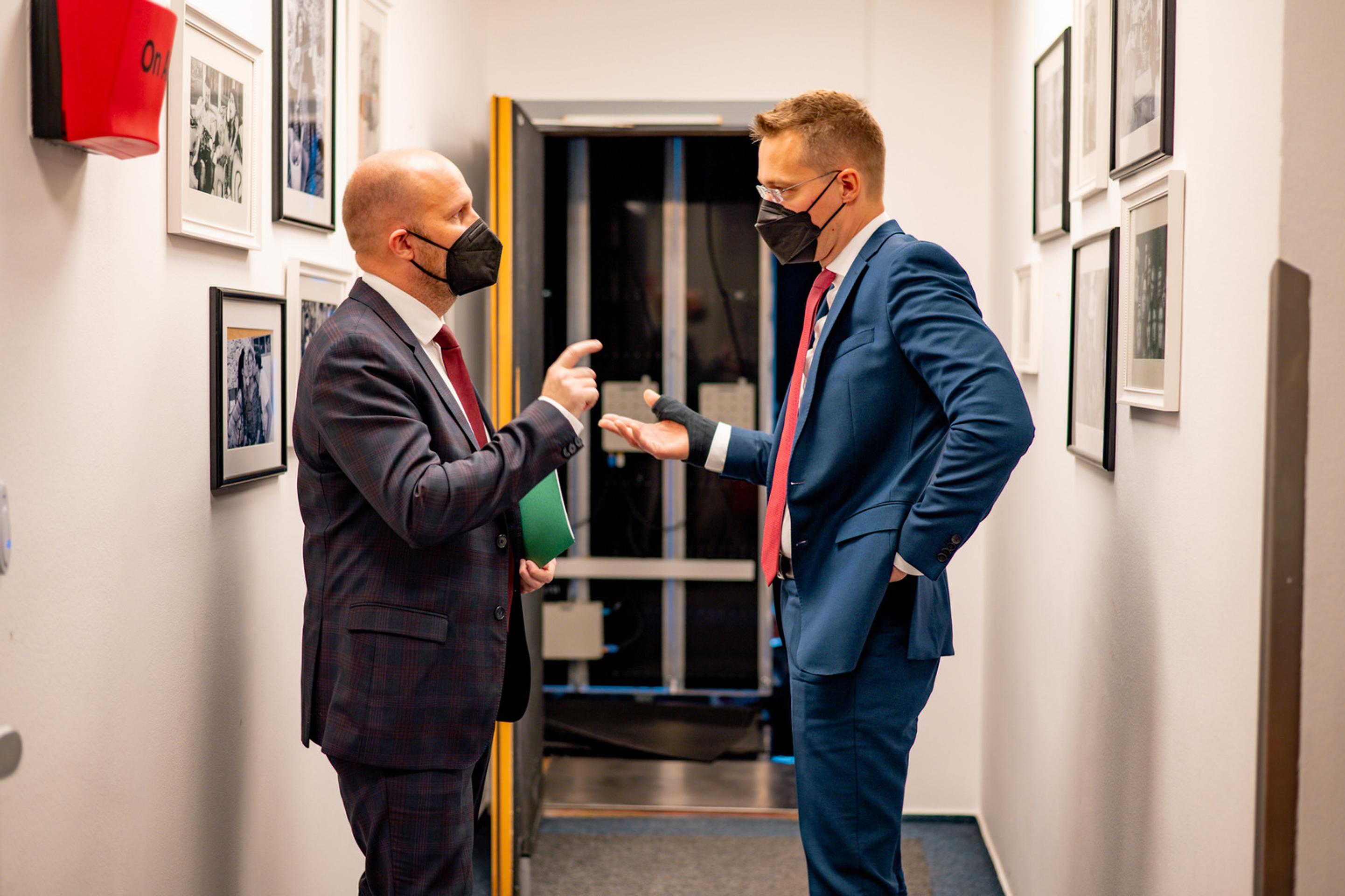 Jaroslav Naď s Michalom Kovačičom pred reláciou Na telo.