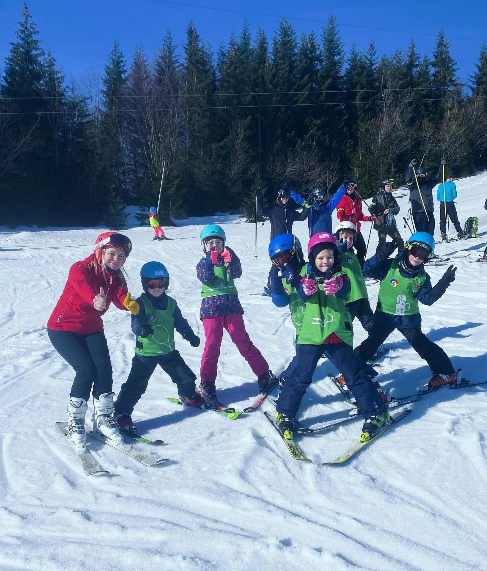 Telocvik robí zábavnou formou.