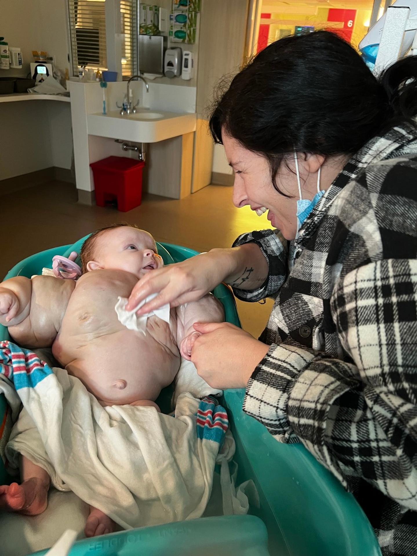  Armani Milbyová sa narodila so vzácnou genetickou poruchou.