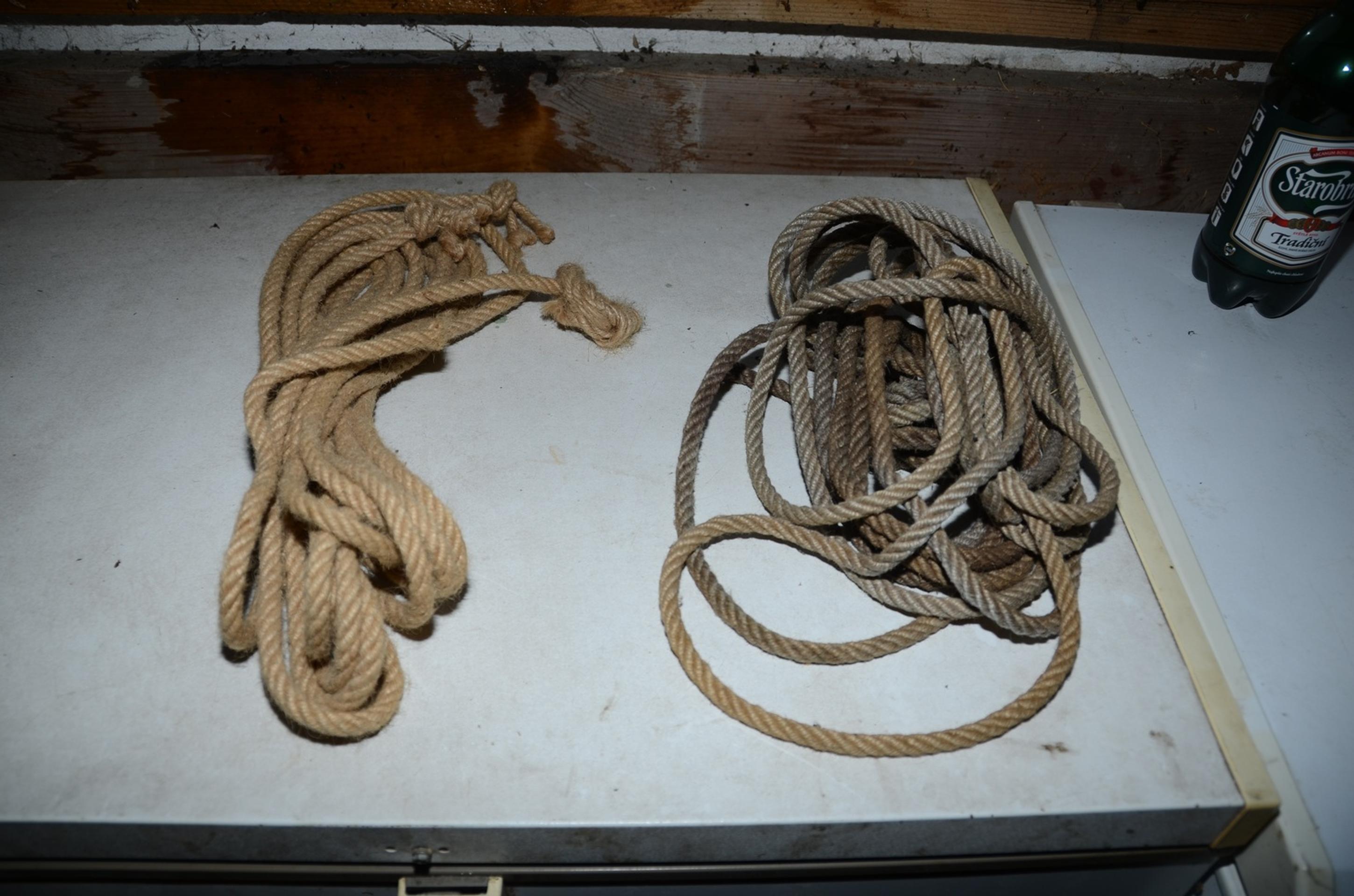 Zábery z miesta činu