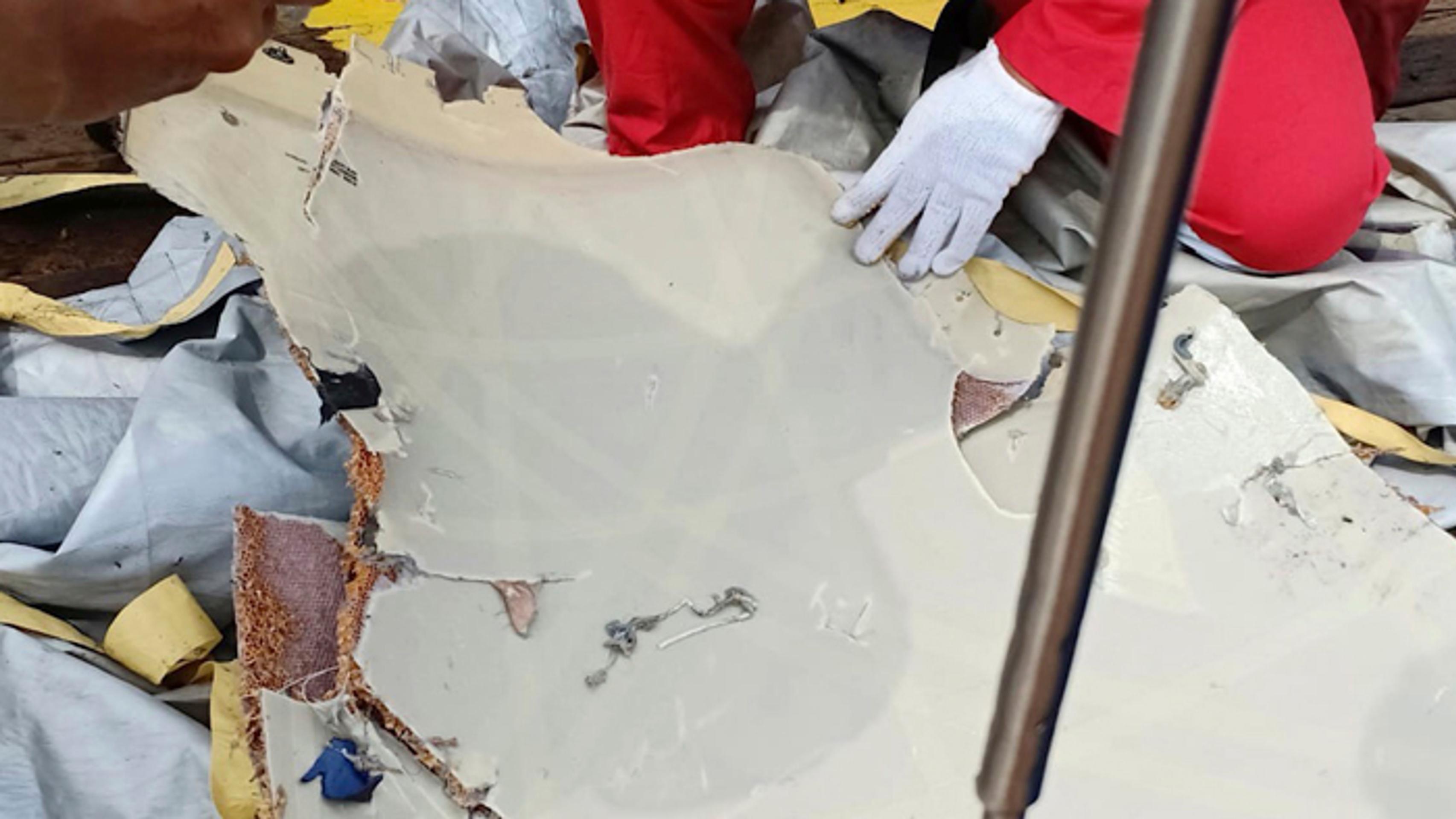 V Indonézii spadlo do mora lietadlo.