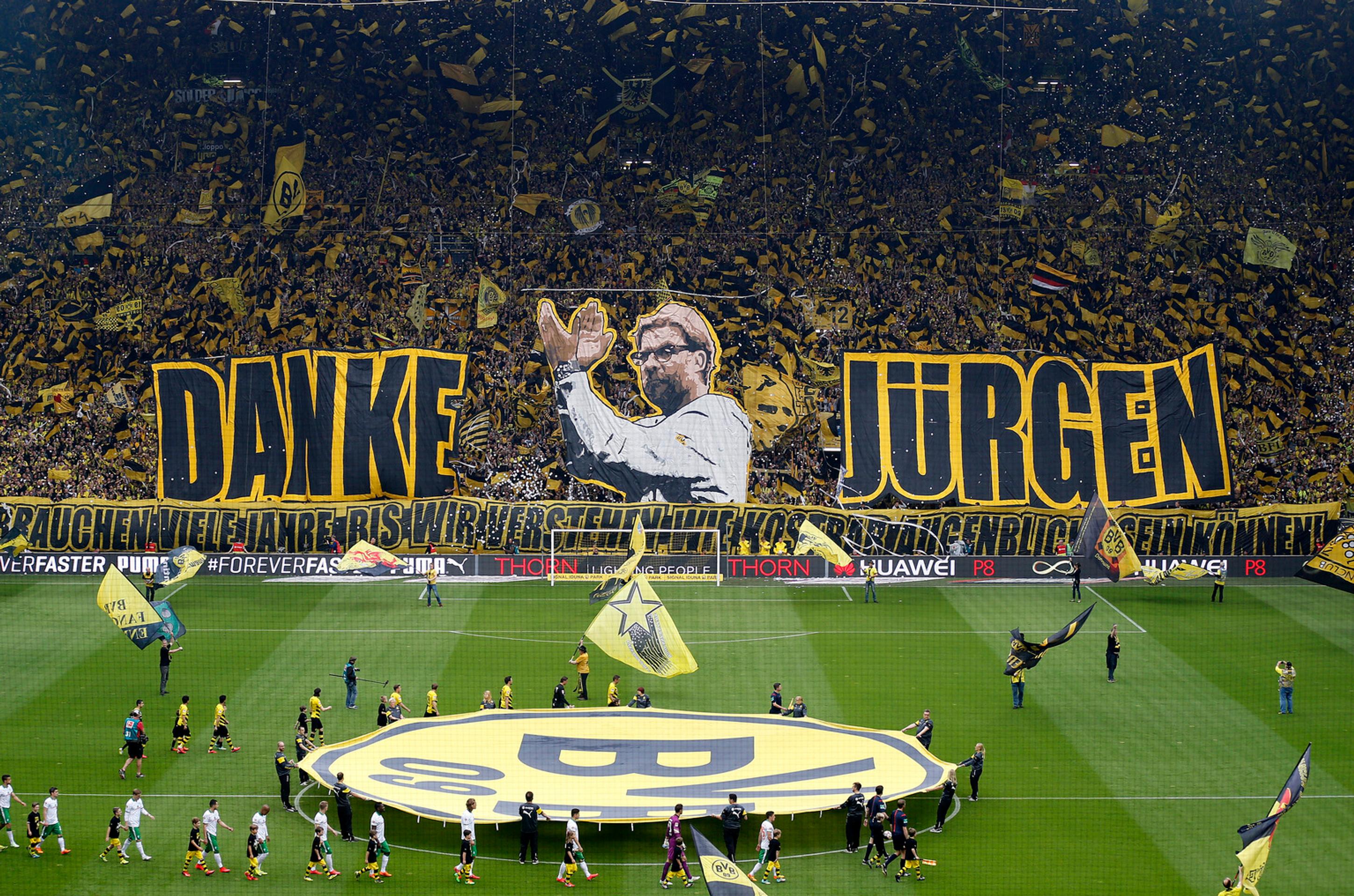 Priaznivci Borussie Dortmund ďakujú trénerovi Jürgenovi Kloppovi
