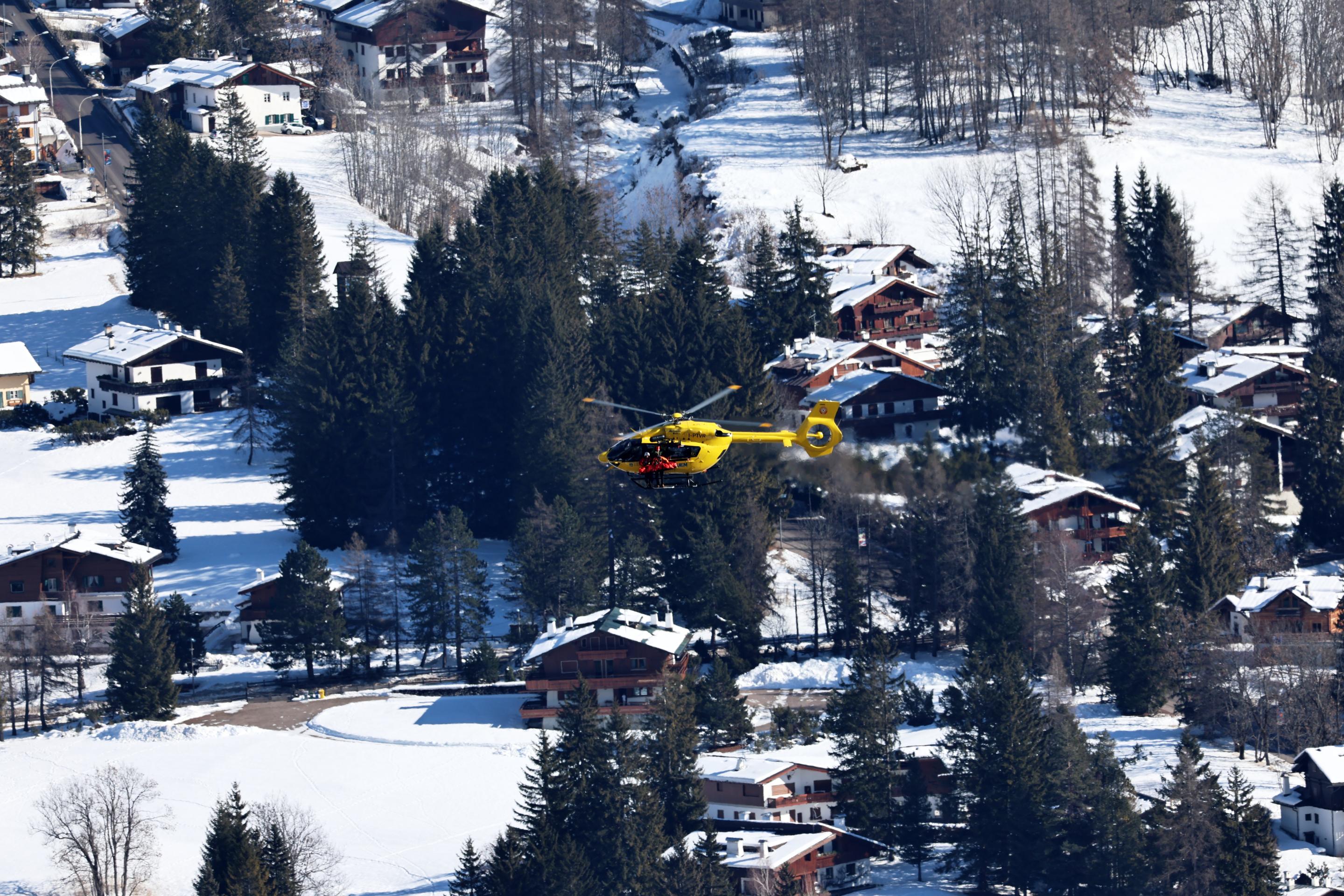Lindsey Vonnovú vyzdvihol záchranársky vrtuľník.