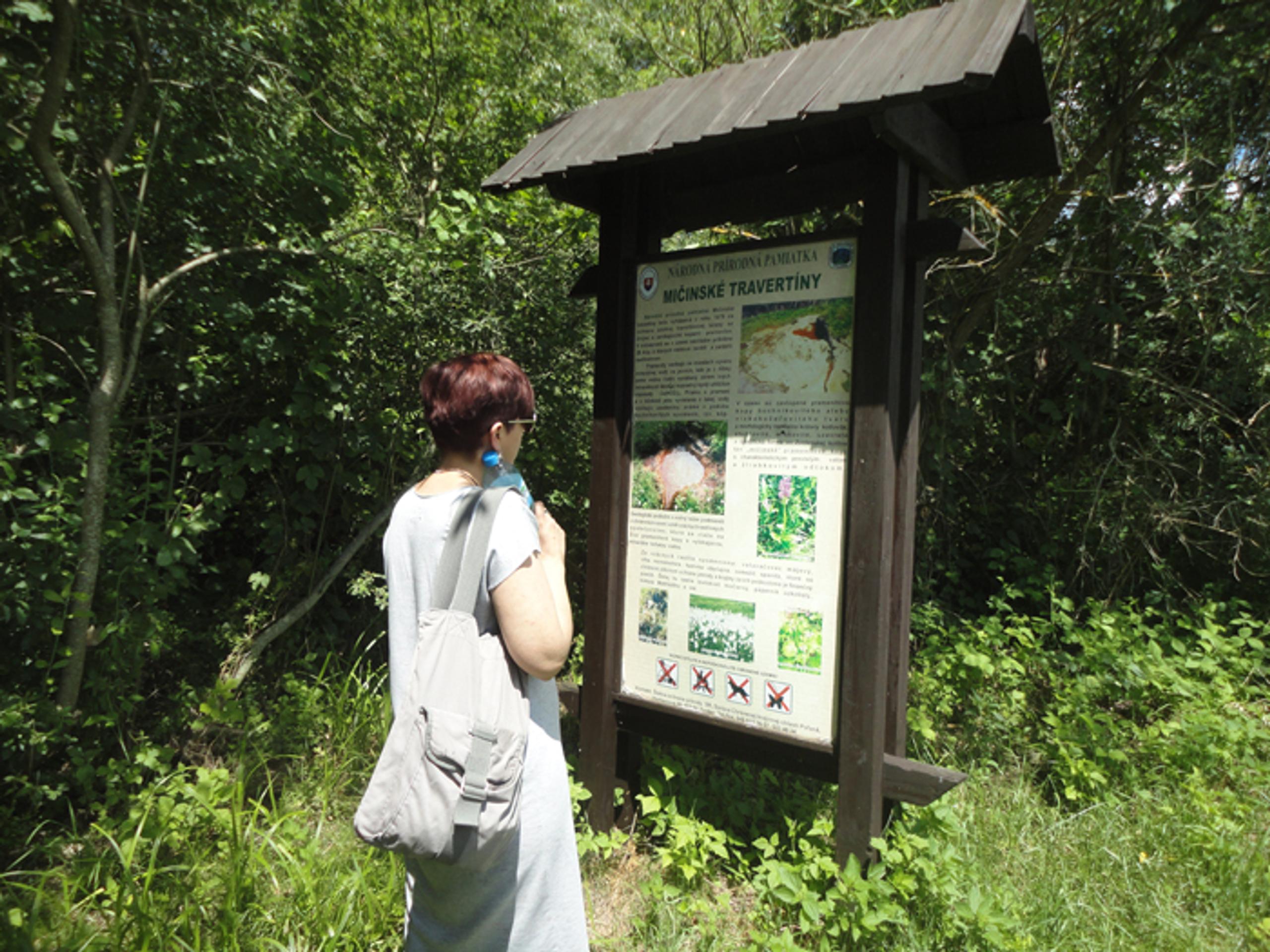 O unikátnosti Mičinských travartínoch sa dočítate aj na informačnej tabuli.