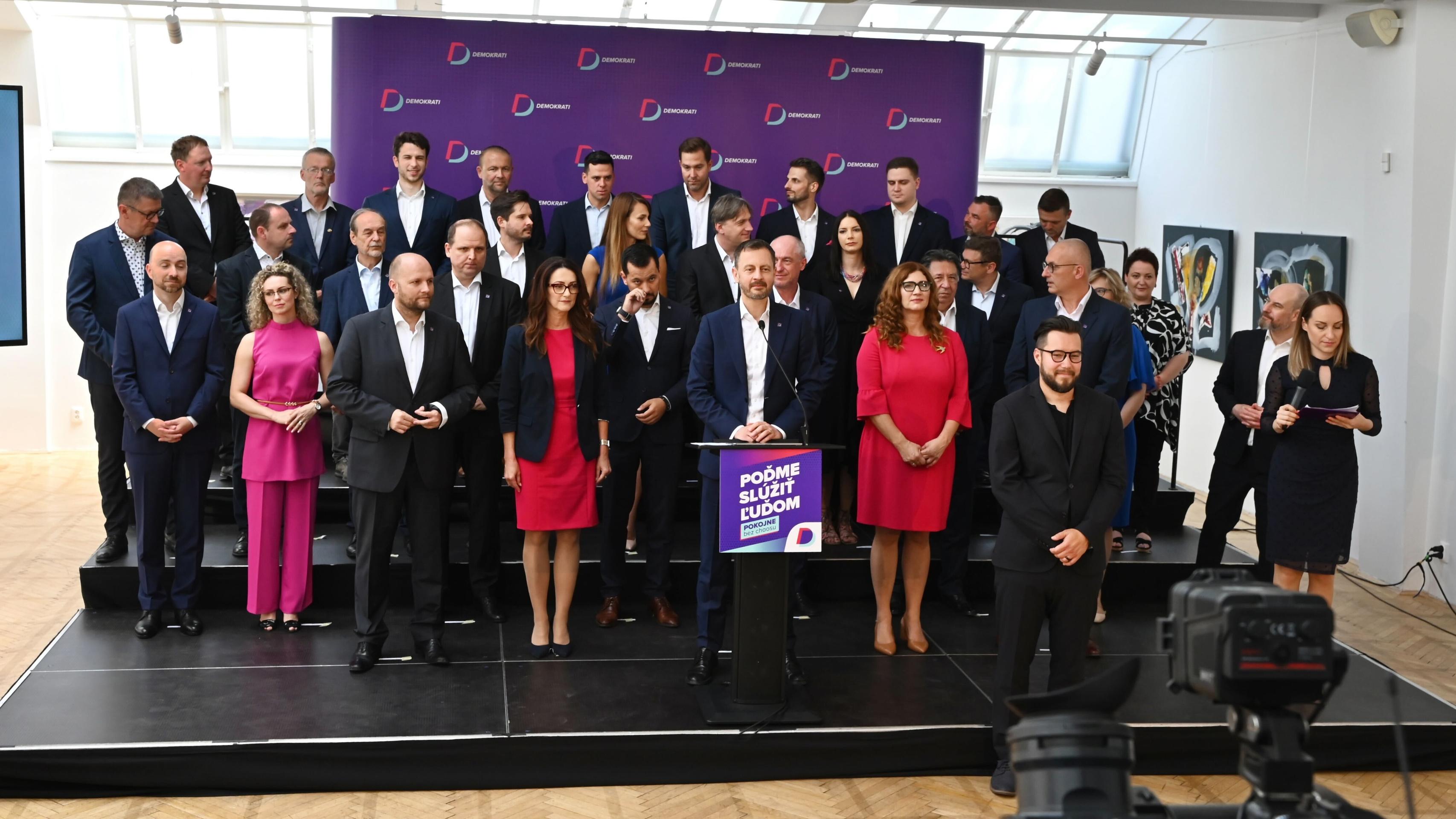 Členovia strany Demokrati.