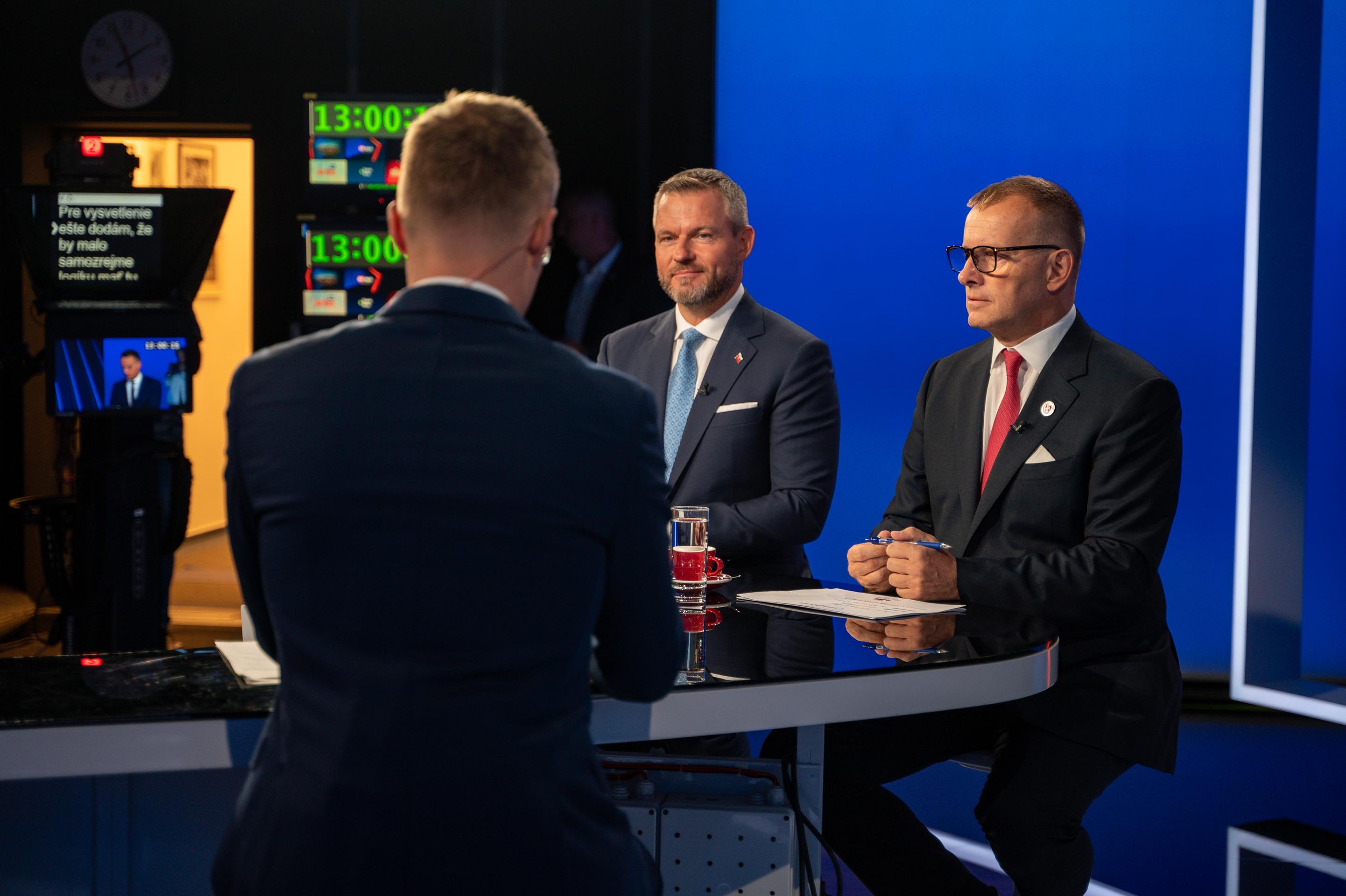 Hosťami prvého Na telo po letnej prestávke boli Peter Pellegrini (Hlas) a Boris Kollár (Sme rodina)