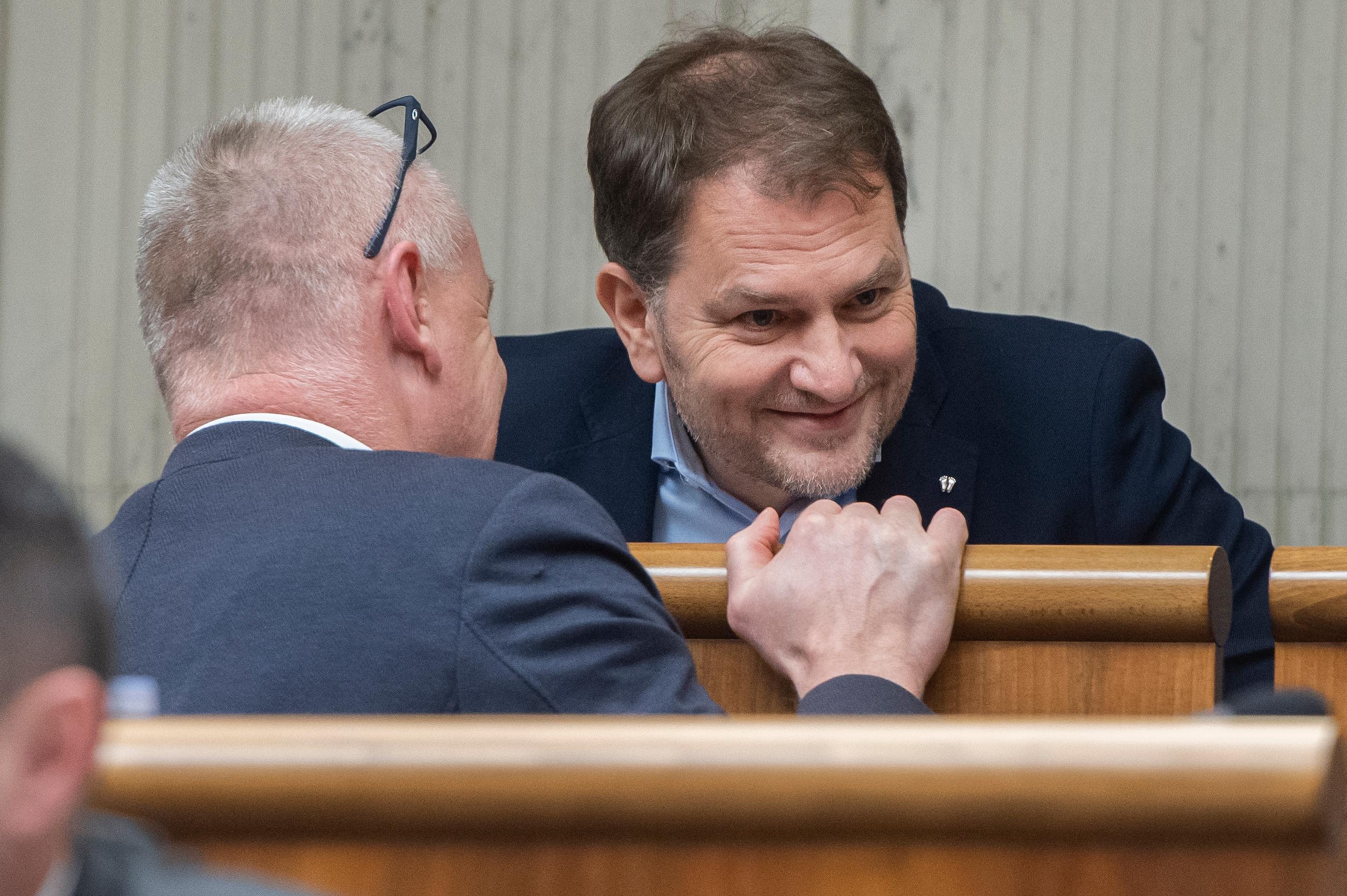 Hlasovanie o termíne predčasných volieb.