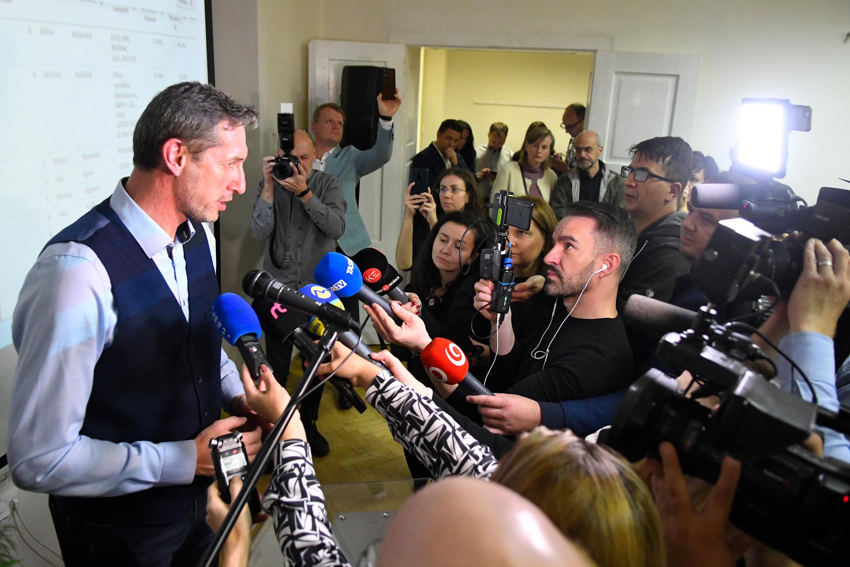 MOMENTKY: Milan Majerský obhájil post prešovského župana.