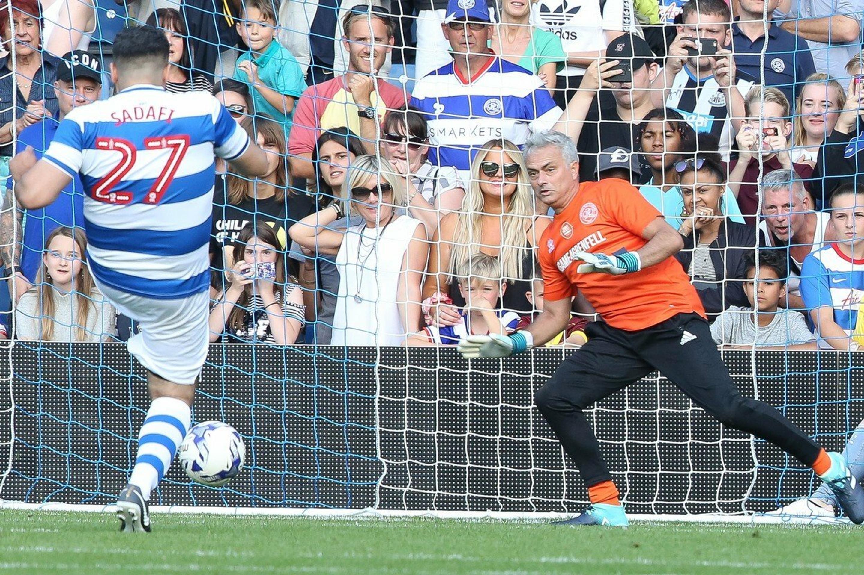 José Mourinho ako brankár.