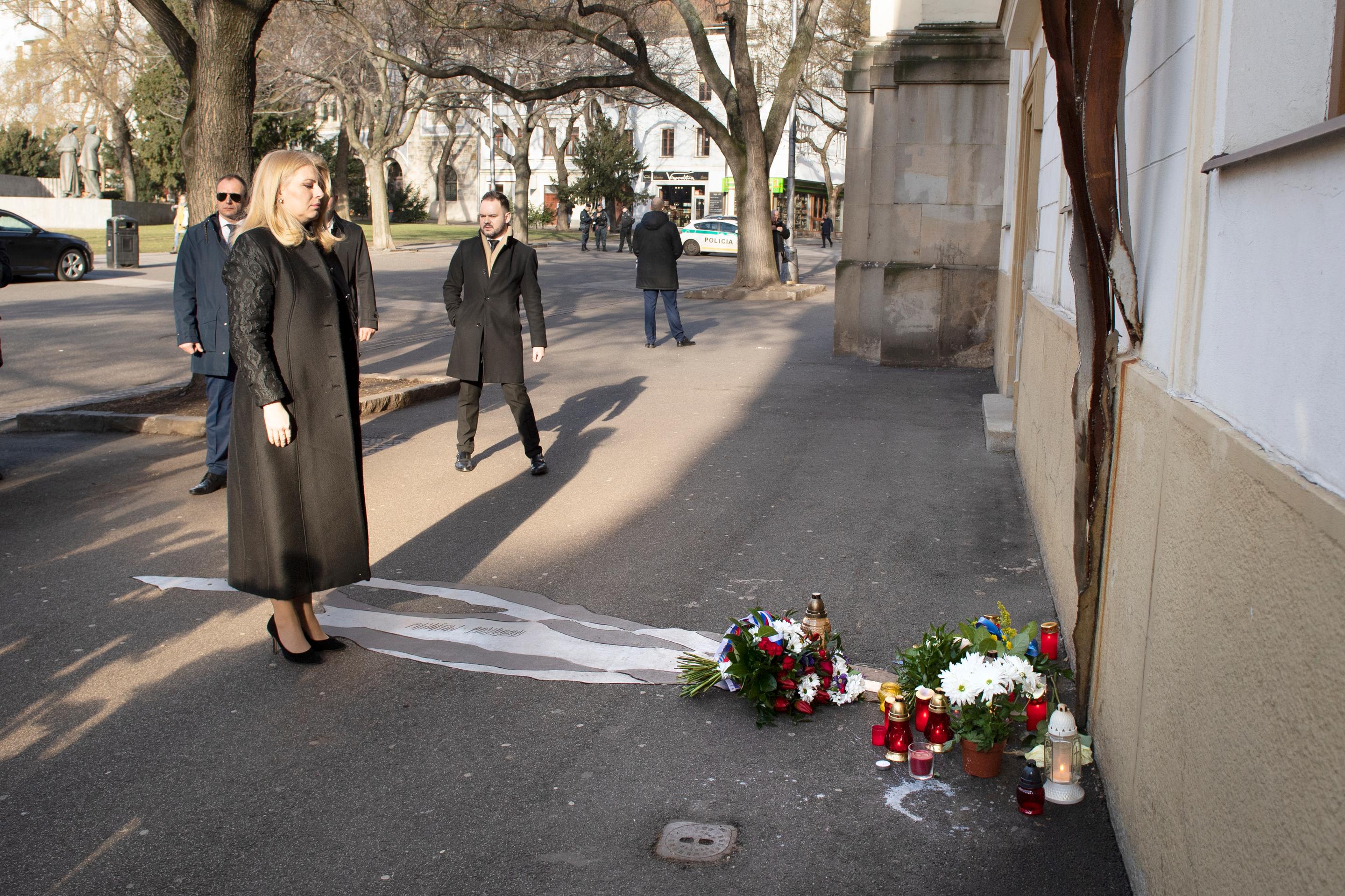 Zuzana Čaputová pri symbolickom pamätníku