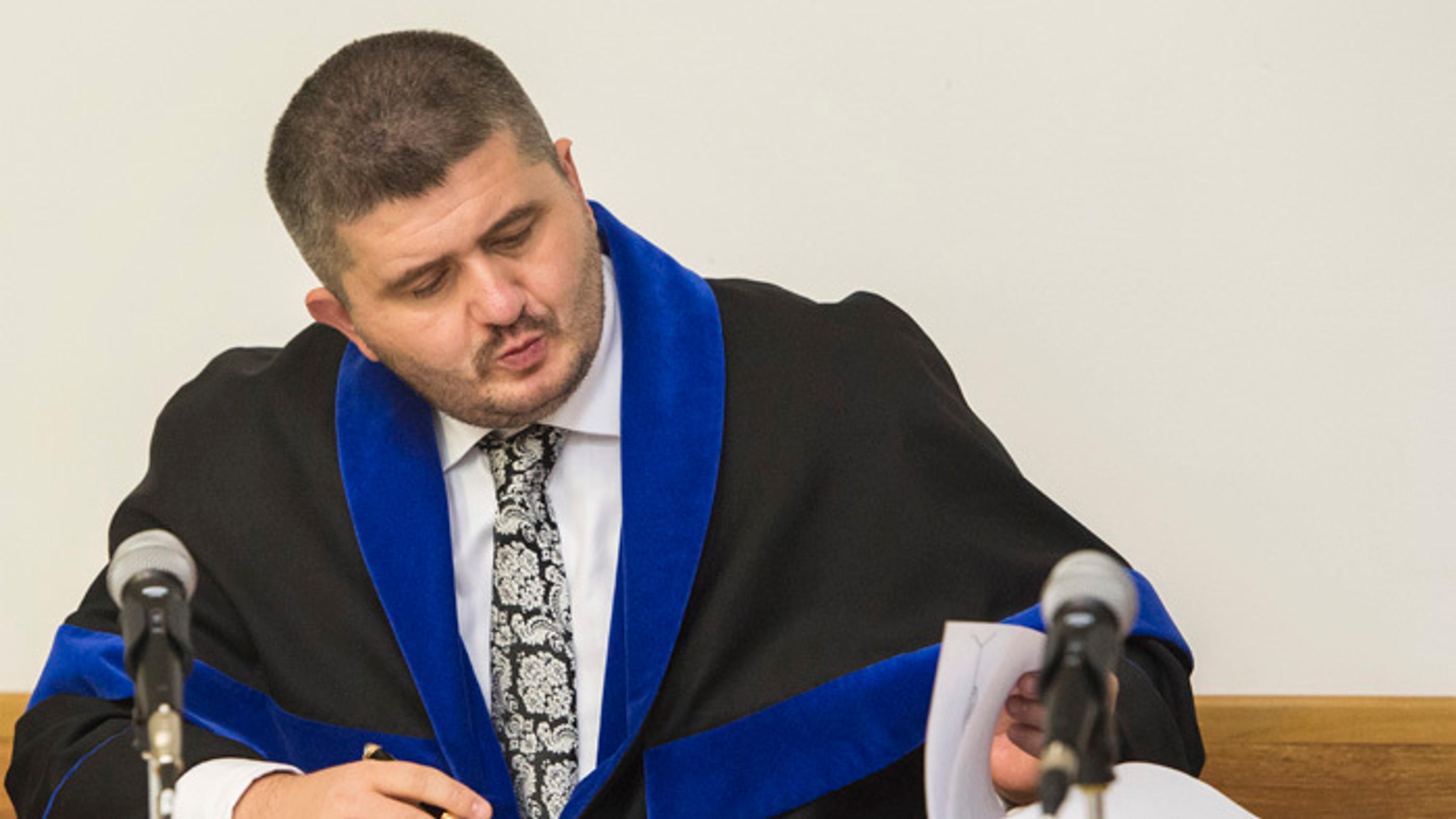 Karin ako Lana Del Rey s tanečníkom Tonym Poruchom.