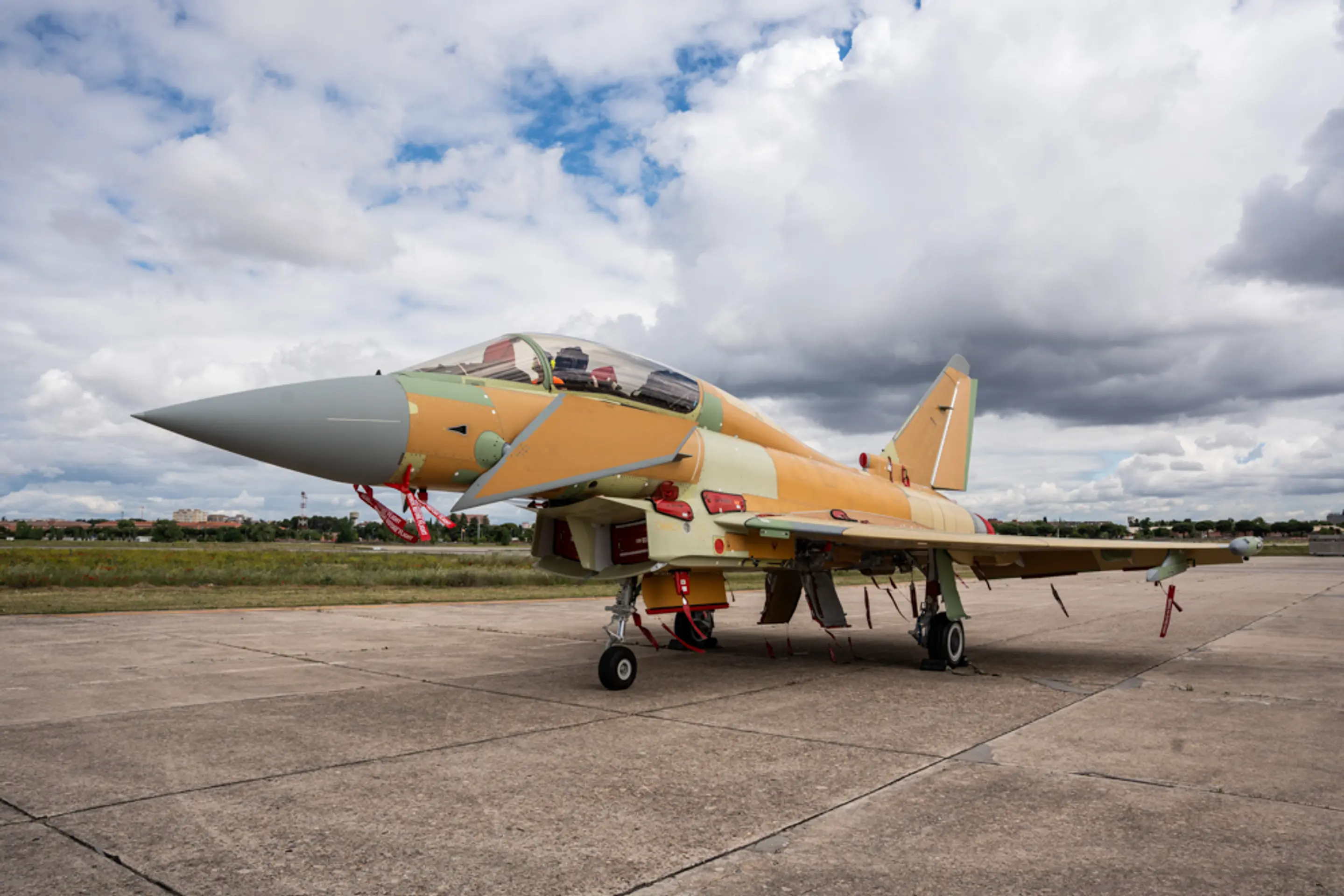 Prvé lietadlo Eurofighter vyrobené v rámci španielskeho programu Halcon I opustilo továreň v Getafe.