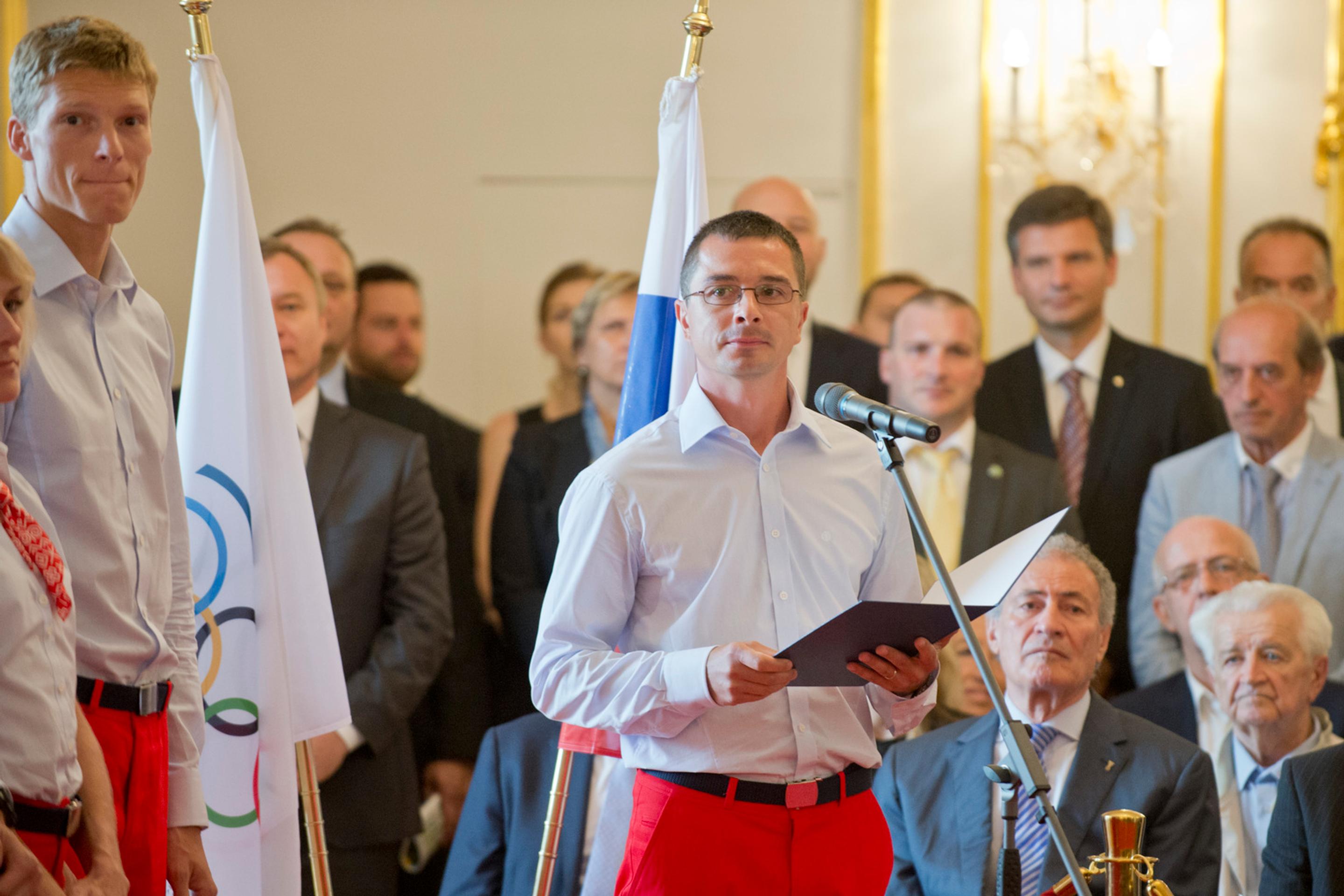 Vedúci výpravy Peter Korčok počas sľubu.