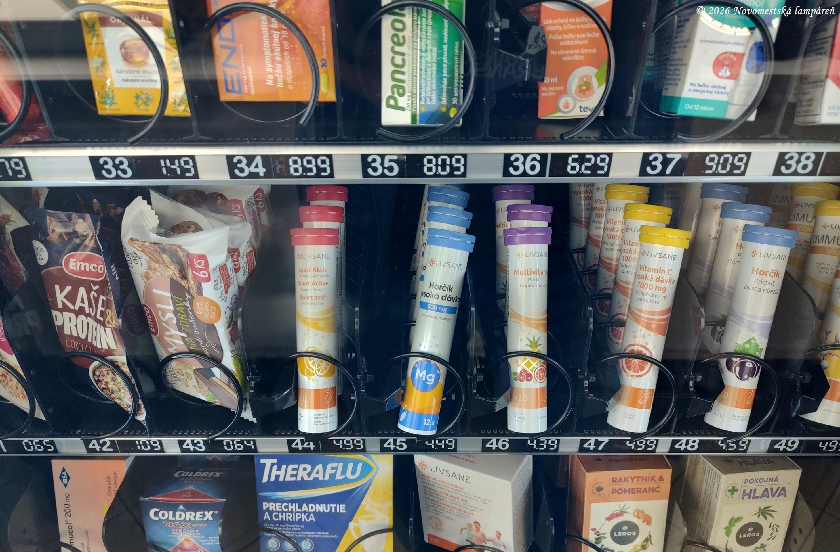 V Novom Meste nad Váhom pribudol automat na lieky.