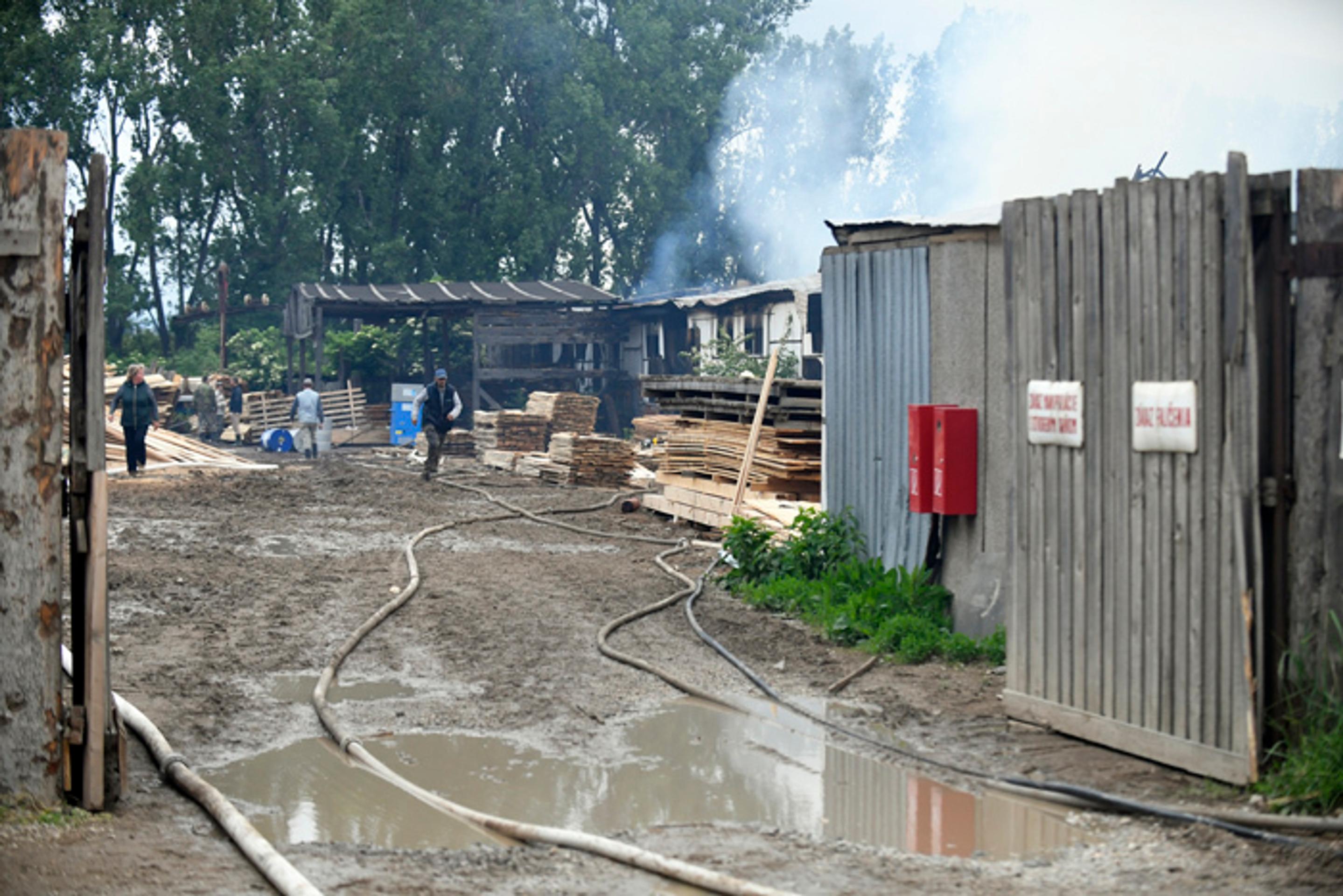 Požiar píly v košickej mestskej časti Šebastovce.