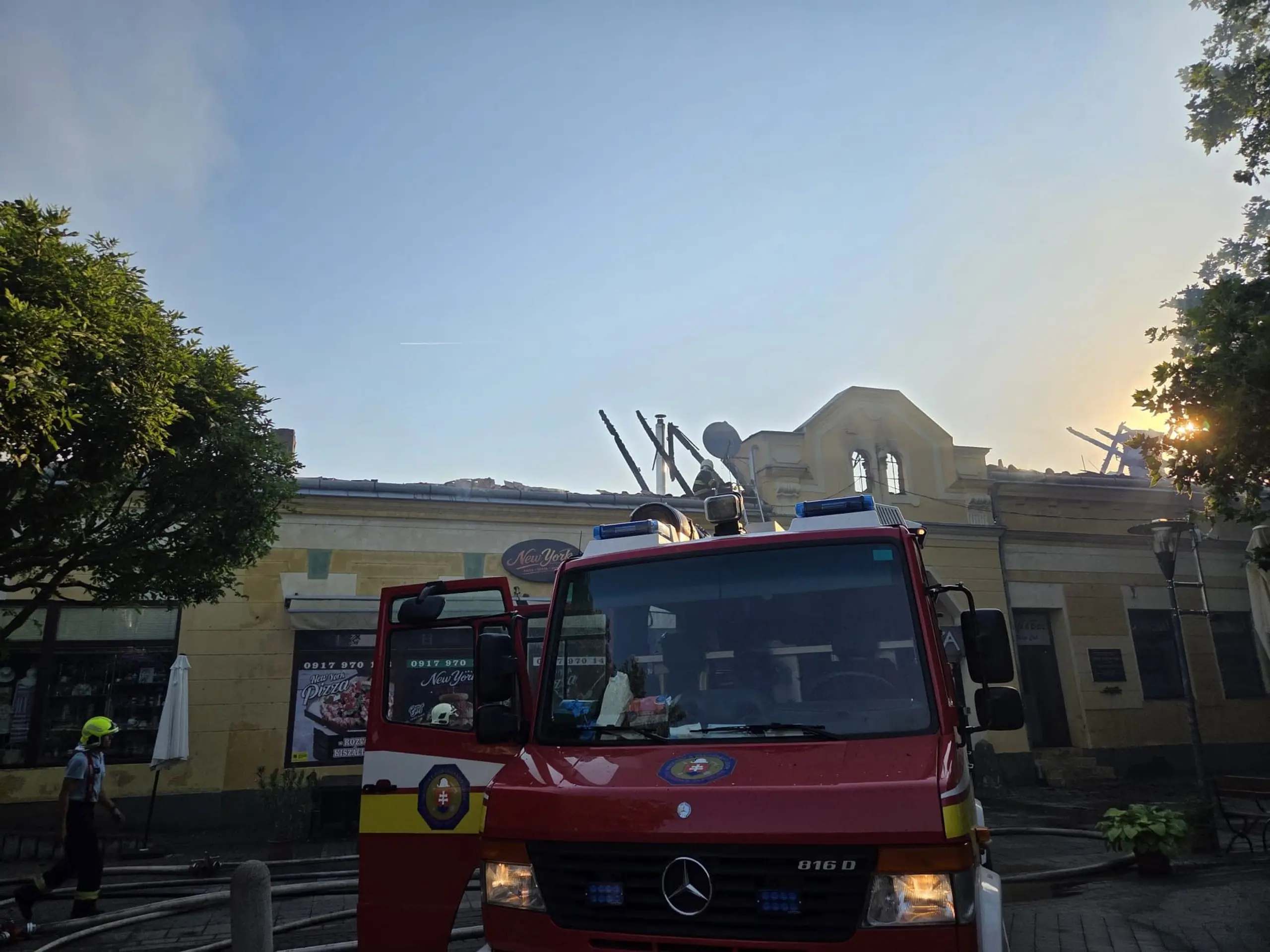 Požiar v centre Štúrova