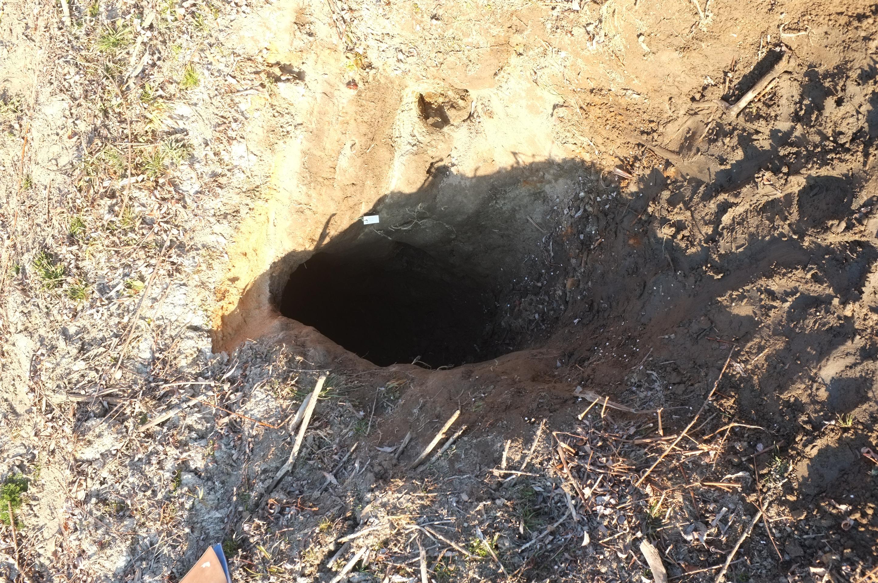 Na dne vodnej nádrže Liptovská Mara vznikla jaskyňa. 