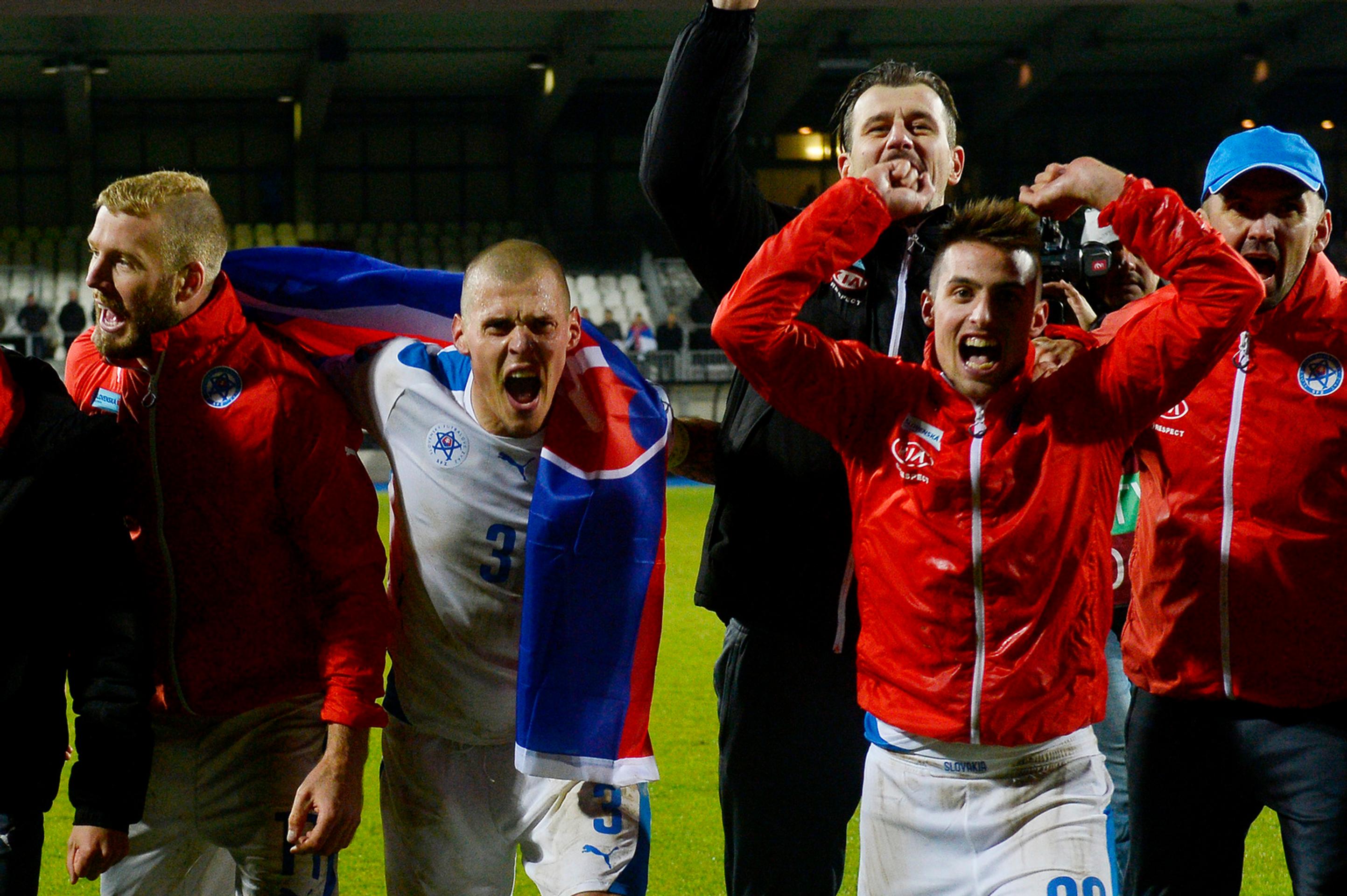 Radosť našich reprezentantov po postupe na EURO 2016.