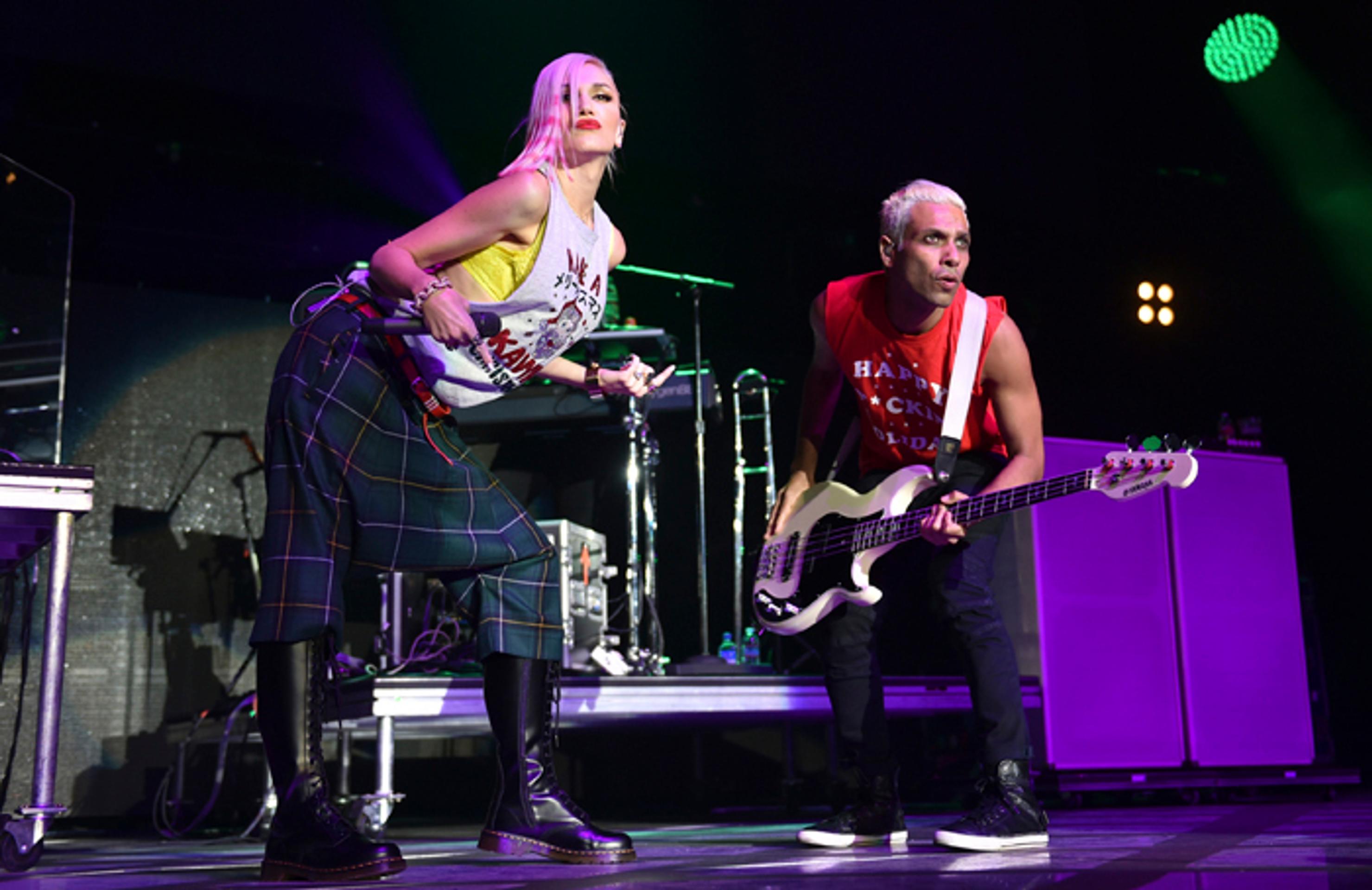 Gwen Stefani a basgitarista Tony Kanal z kalifornskej ska-rockovej kapely No Doubt. (14. decembra 2014)
