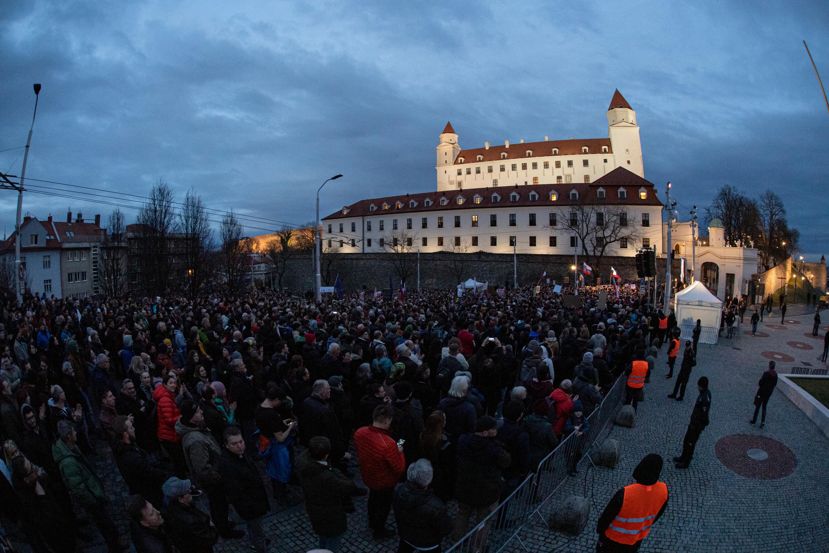 Opozičný protest pred NRSR.