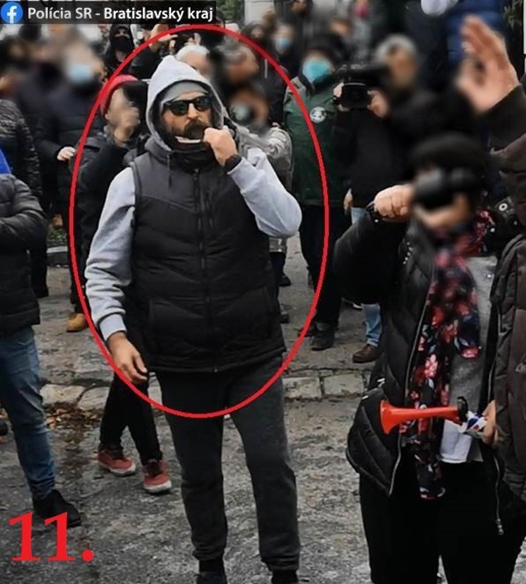 Hľadaný muž z protestu zo 17. októbra.