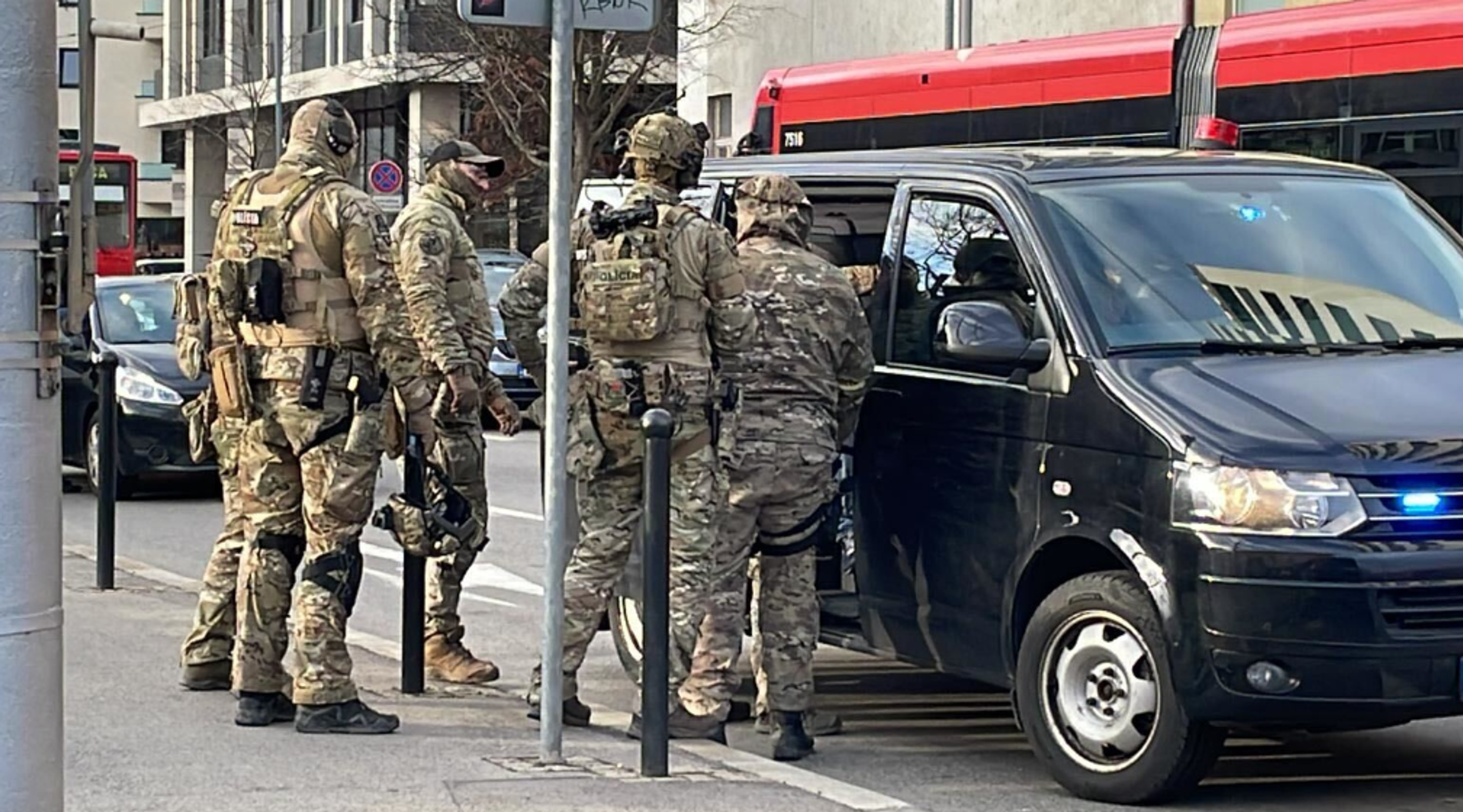 V Bratislave zasahovali elitní policajti.