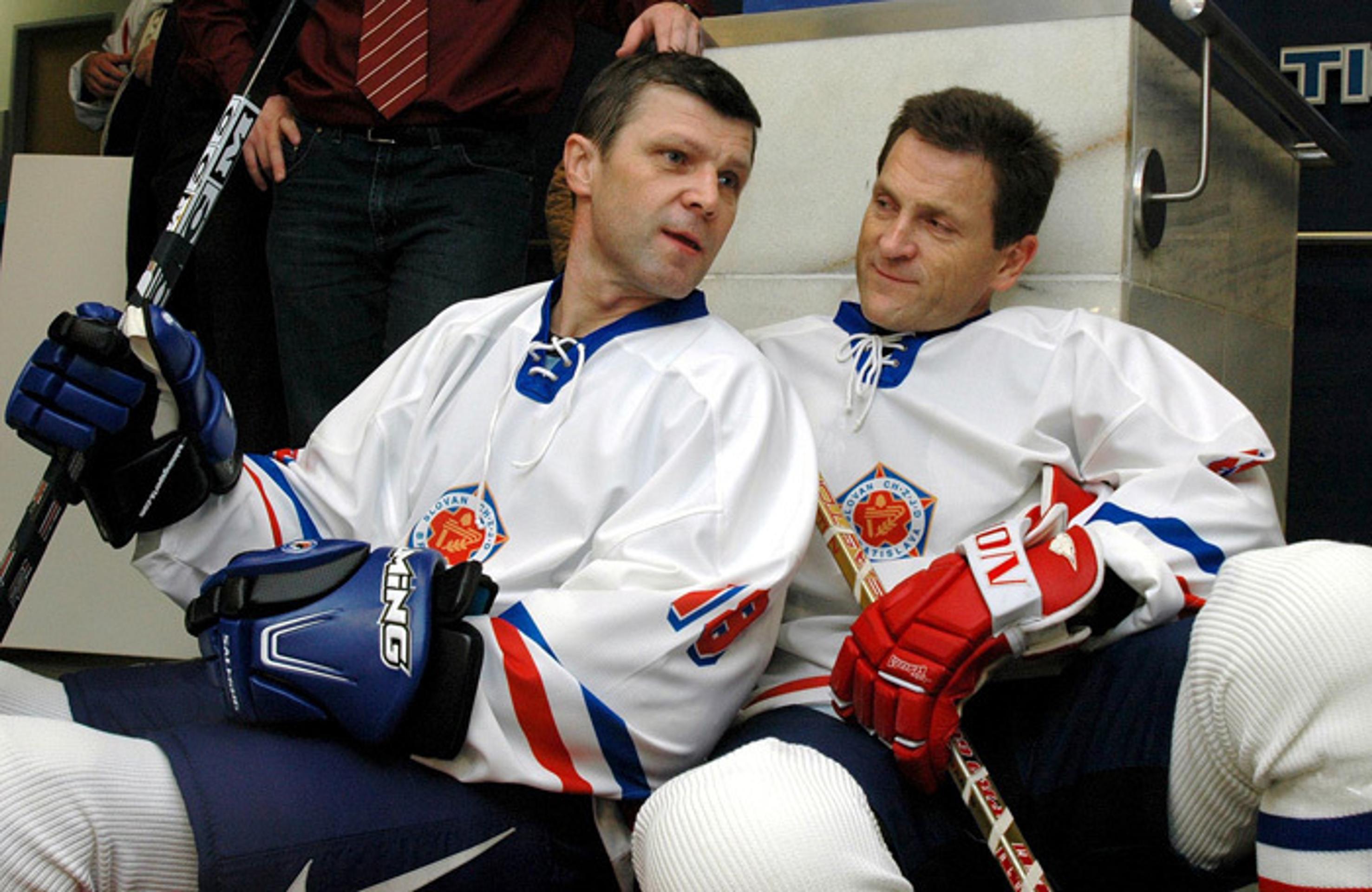 Bratia Peter a Anton Šťastný na archívnej snímke z 4.decembra 2004.