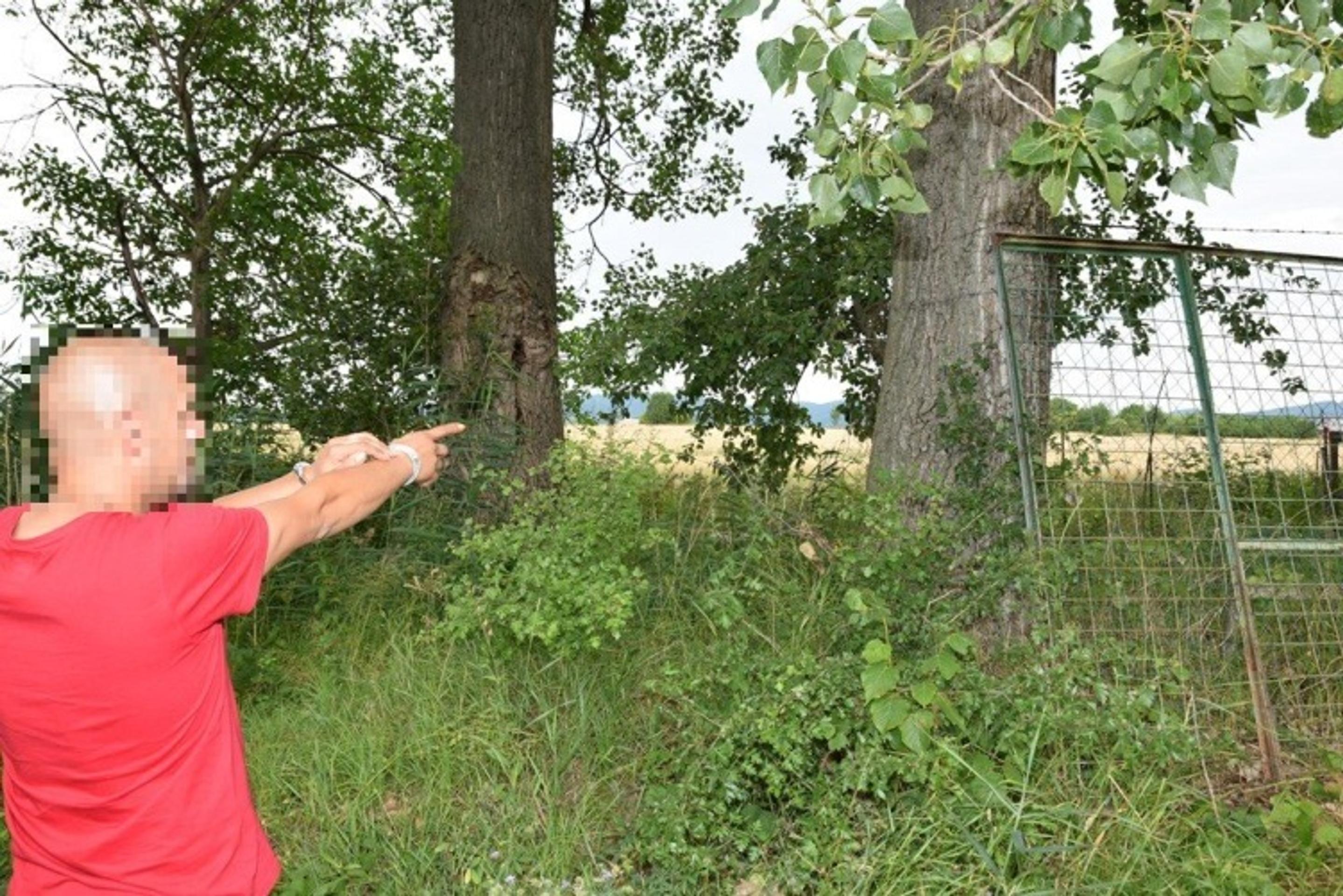 Miroslav Lehotský ukazuje miesto, kde zakopal údajné obete.