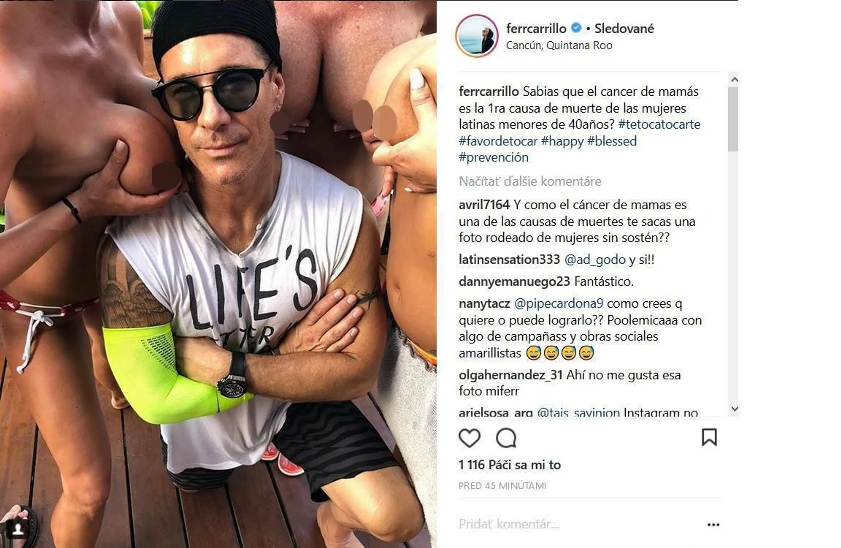 Fernando Carrilo so ženskými prsami
