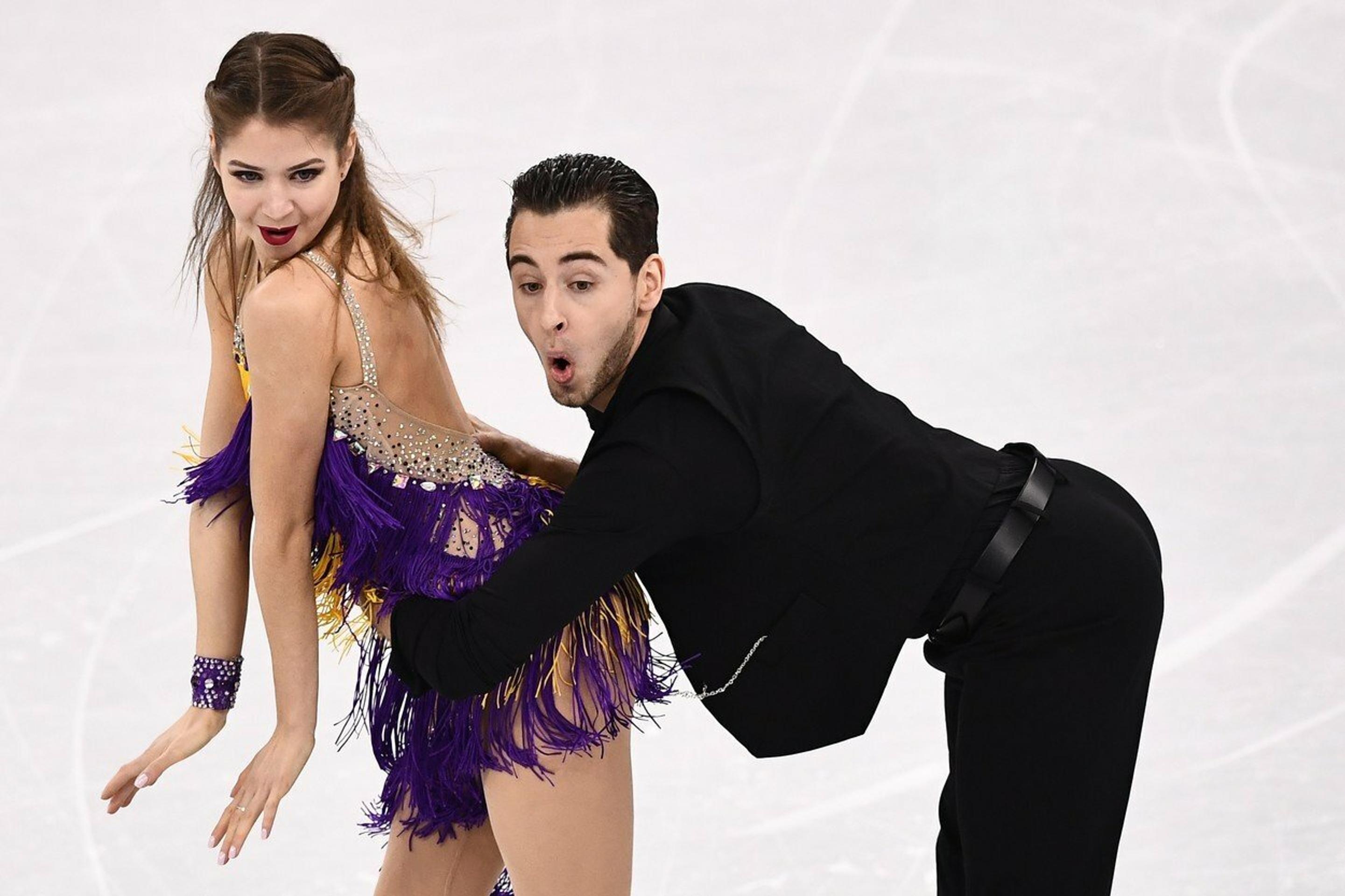 Ukrajinský krasokorčuliarsky pár Alexandra Nazarovová a Maxim Nikitin.