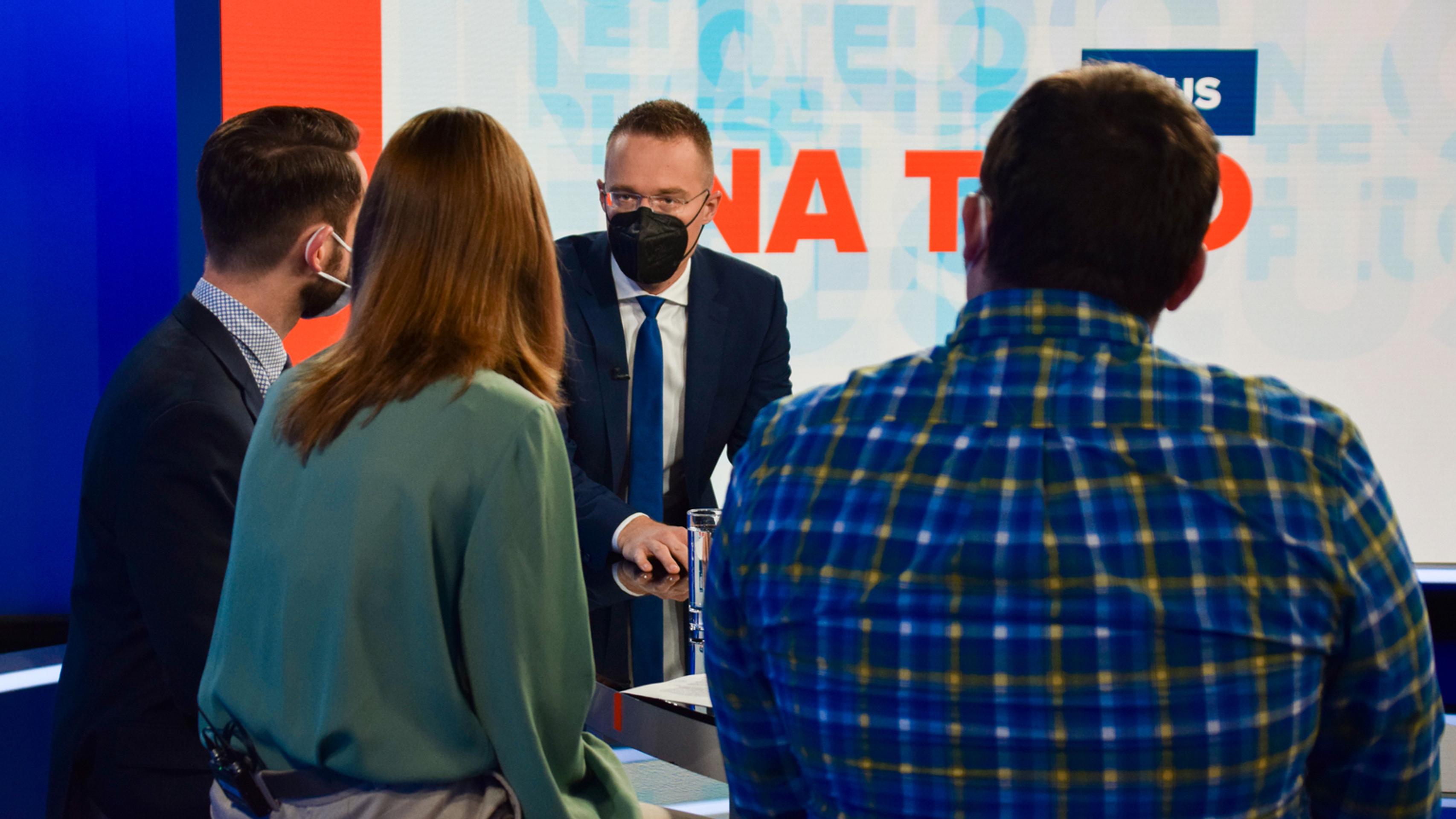 J. Hodosy, Z. Baťová, P. Sabaka.