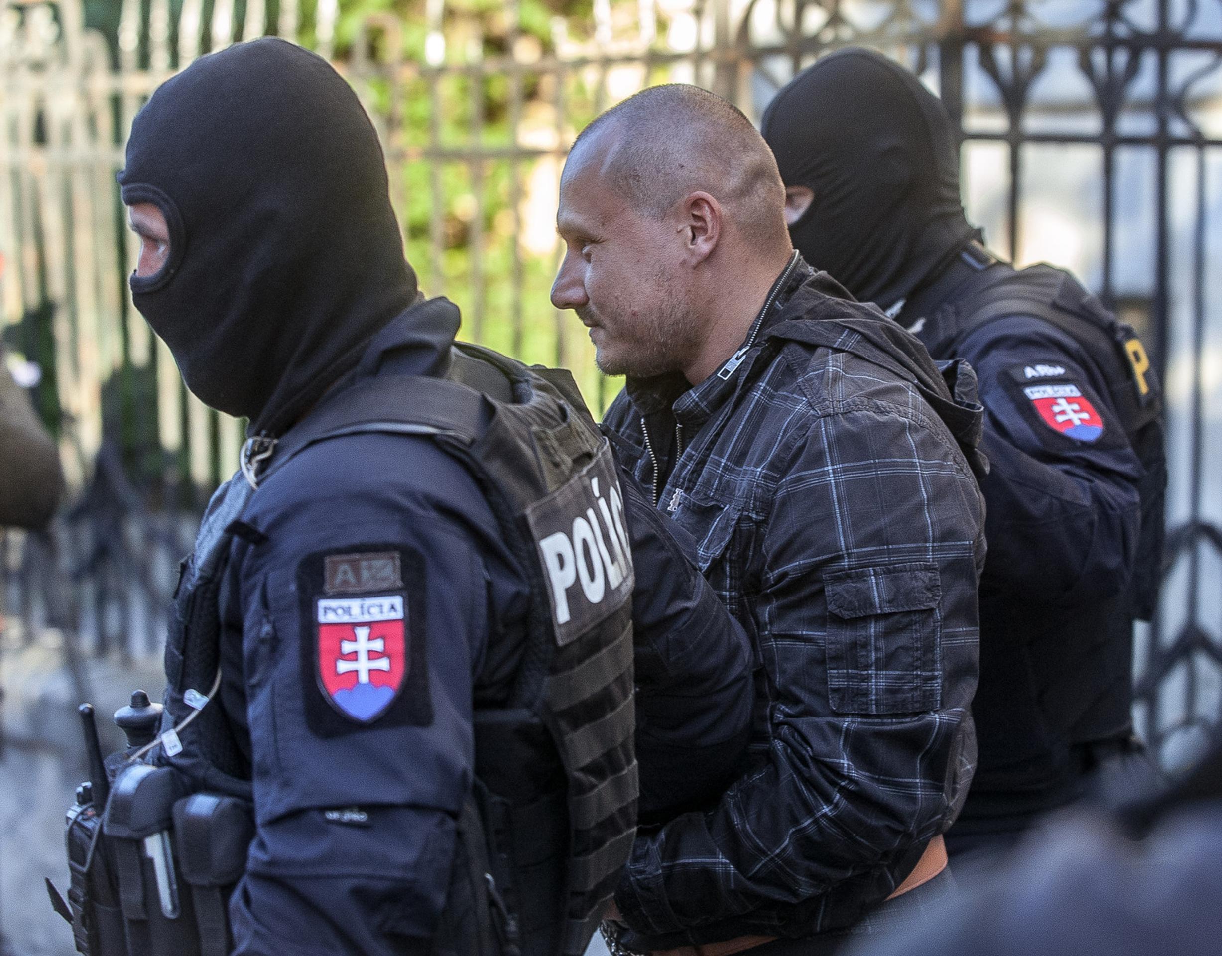 Tomáš Szabó po vzatí do väzby.