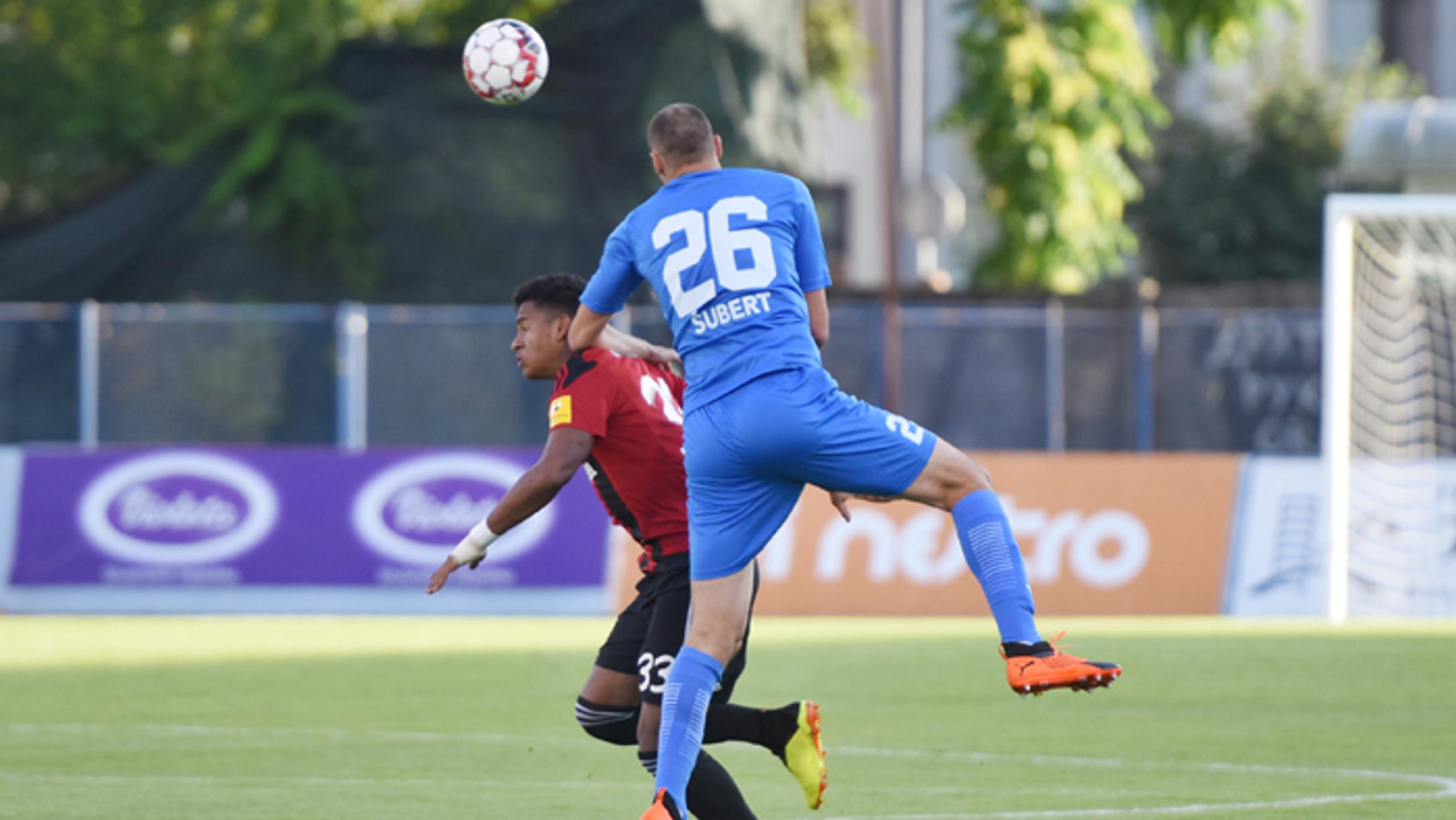 Fanúšikovia Cracovie Krakov v Dunajskej Strede.