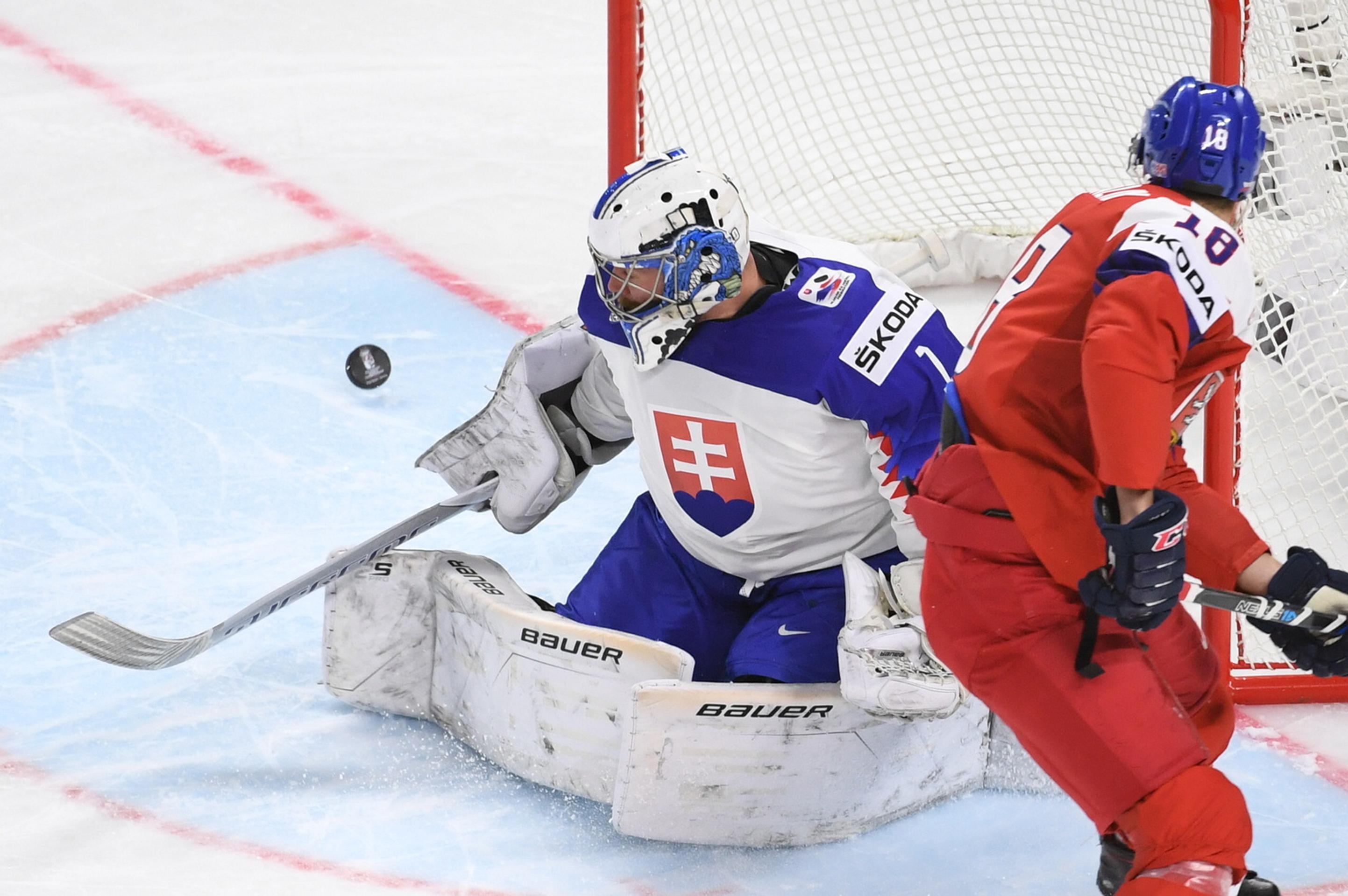 Marek Čiliak pred Dominikom Kubalíkom.