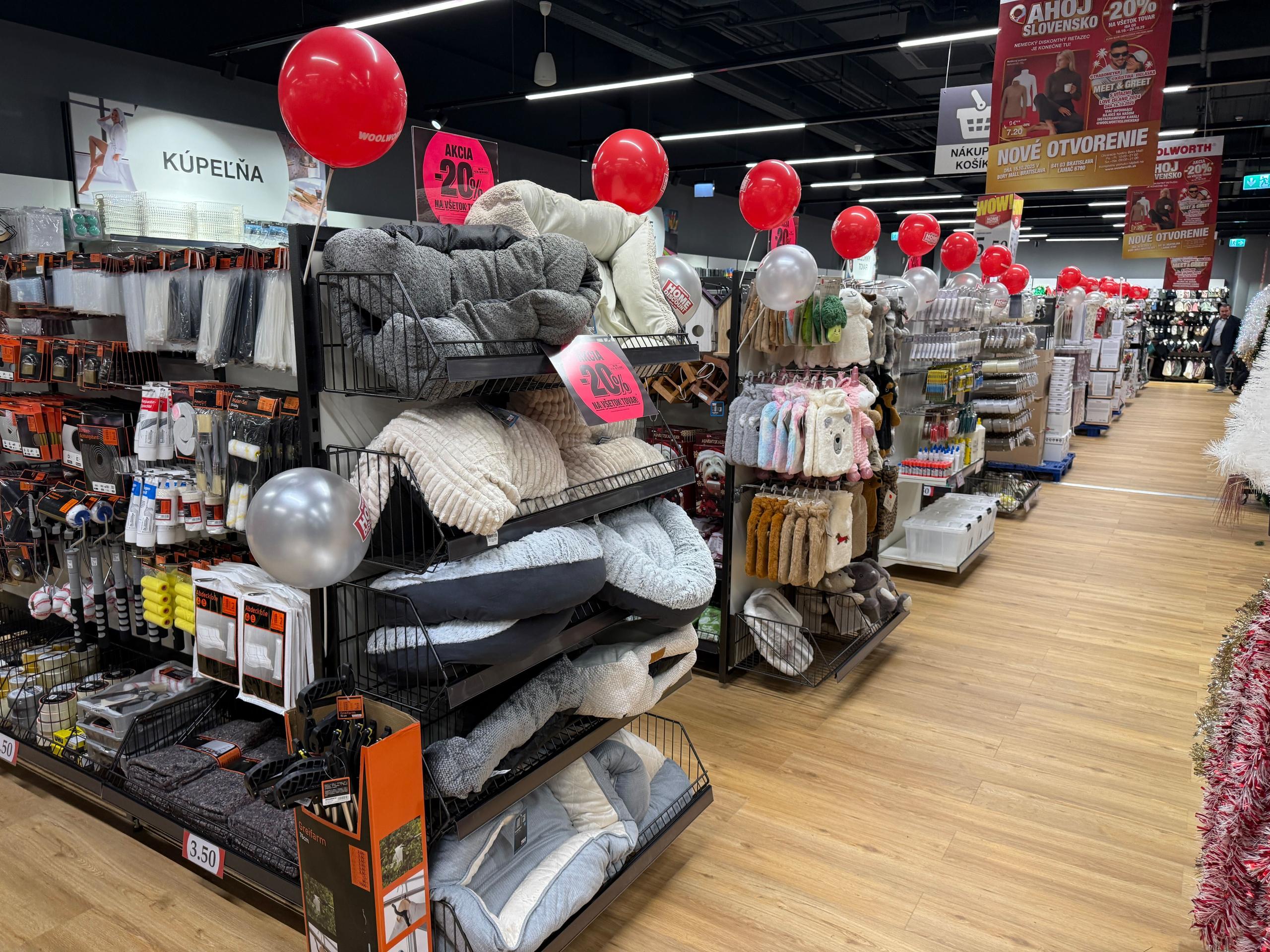 Woolworth otvoril na Slovenku prvú predajňu (1)