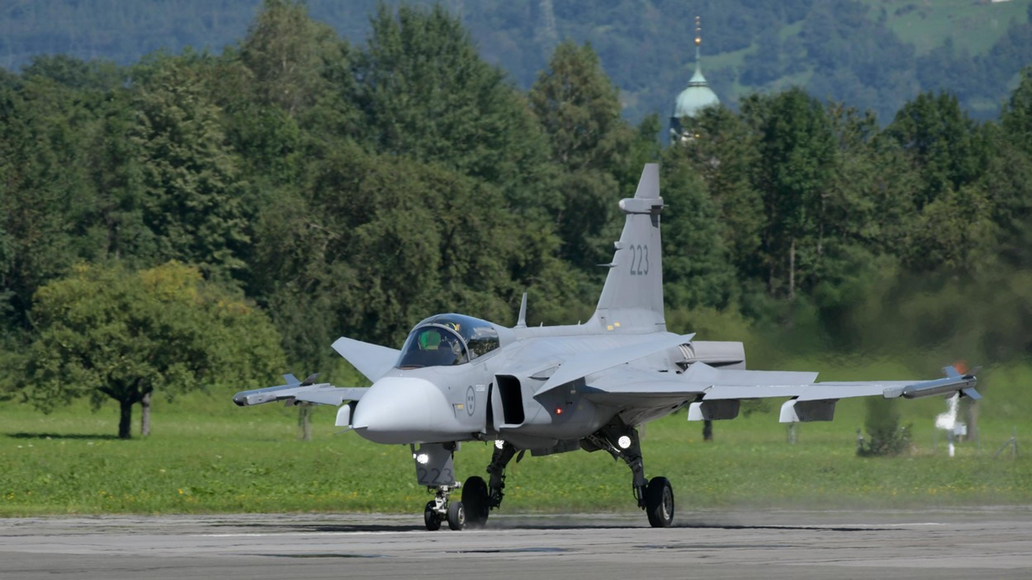 Stíhačka SAAB JAS-39C Gripen.