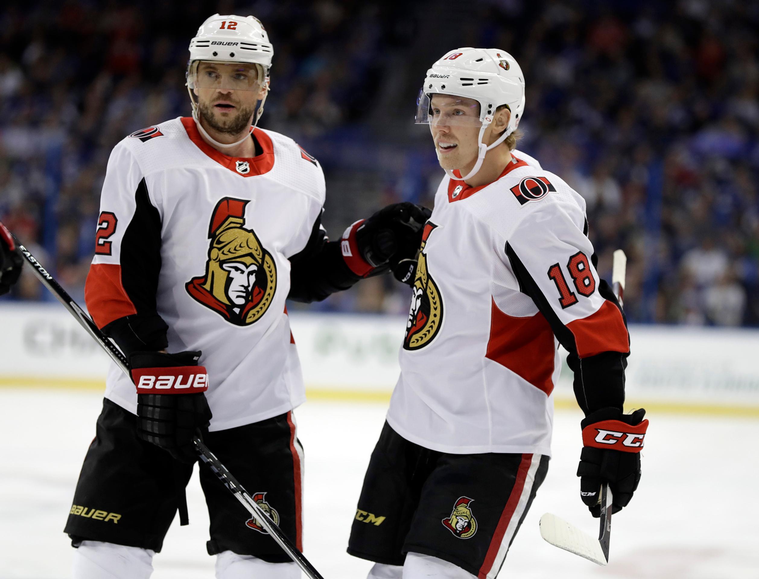 Marián Gáborík v drese Ottawy Senators pri oslave gólu.