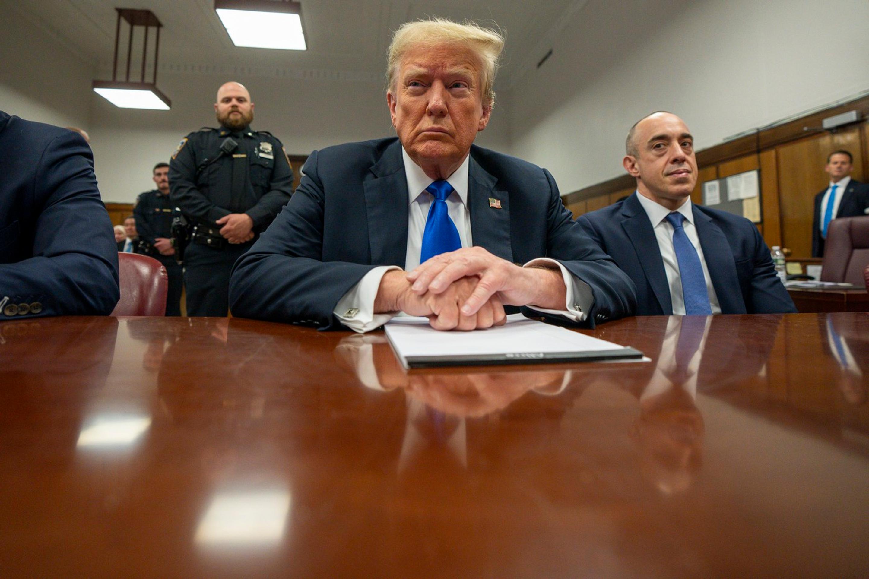 Donald Trump v súdnej sieni.