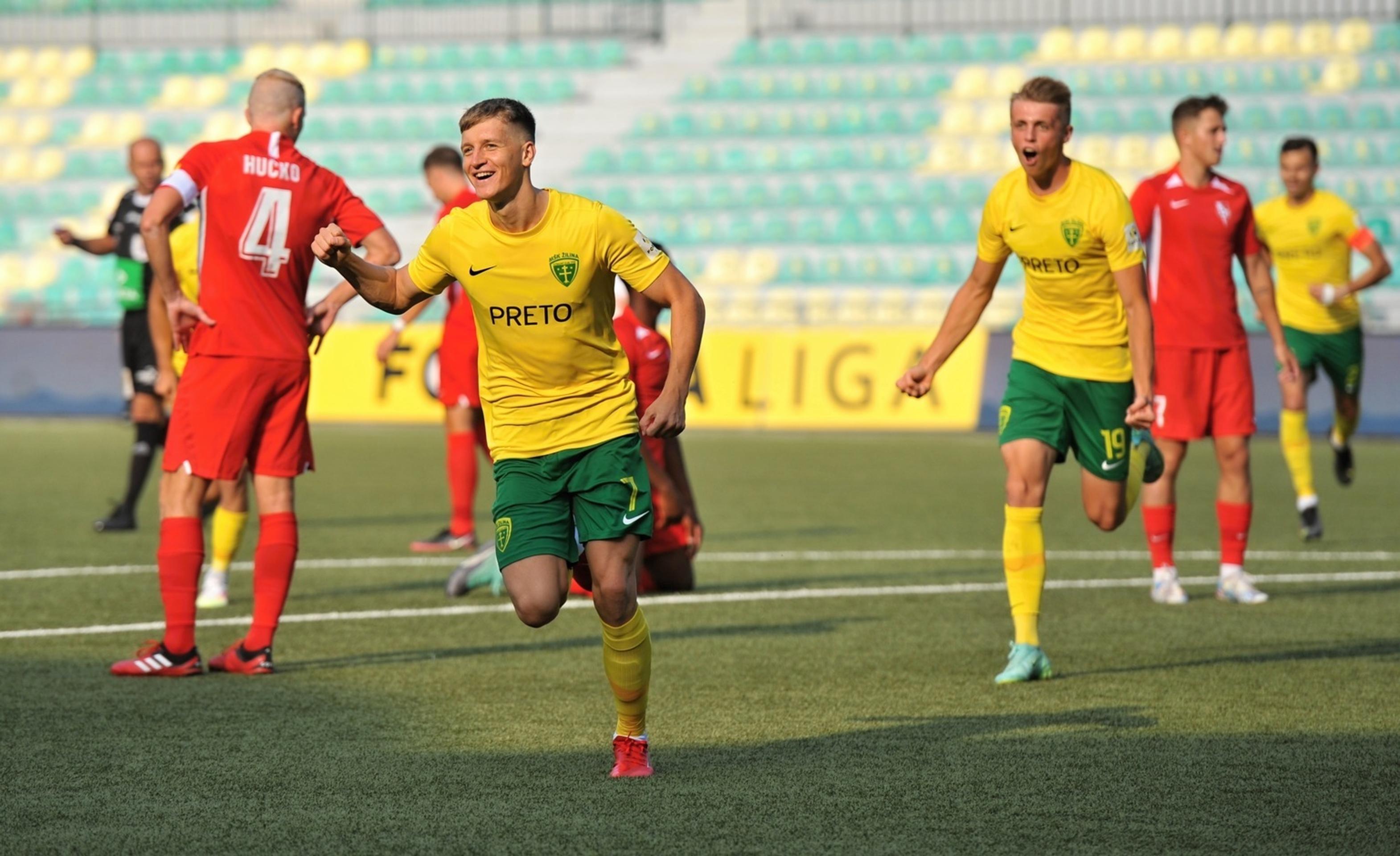 Na snímke radosť z gólu Patrika Mysloviča (MŠK Žilina).