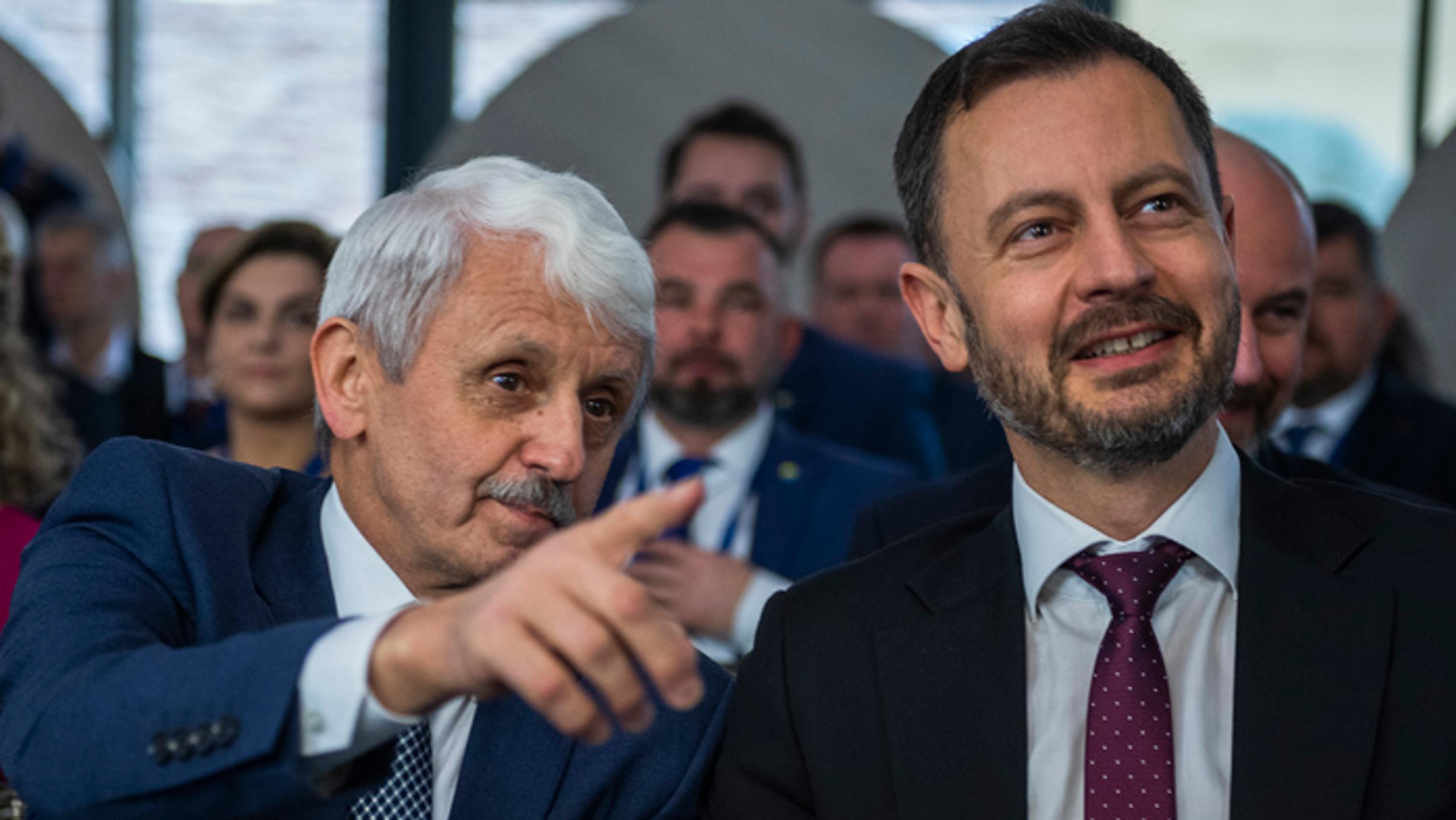 Mikuláš Dzurinda a predseda vlády Eduard Heger počas snemu strany Spolu. 
