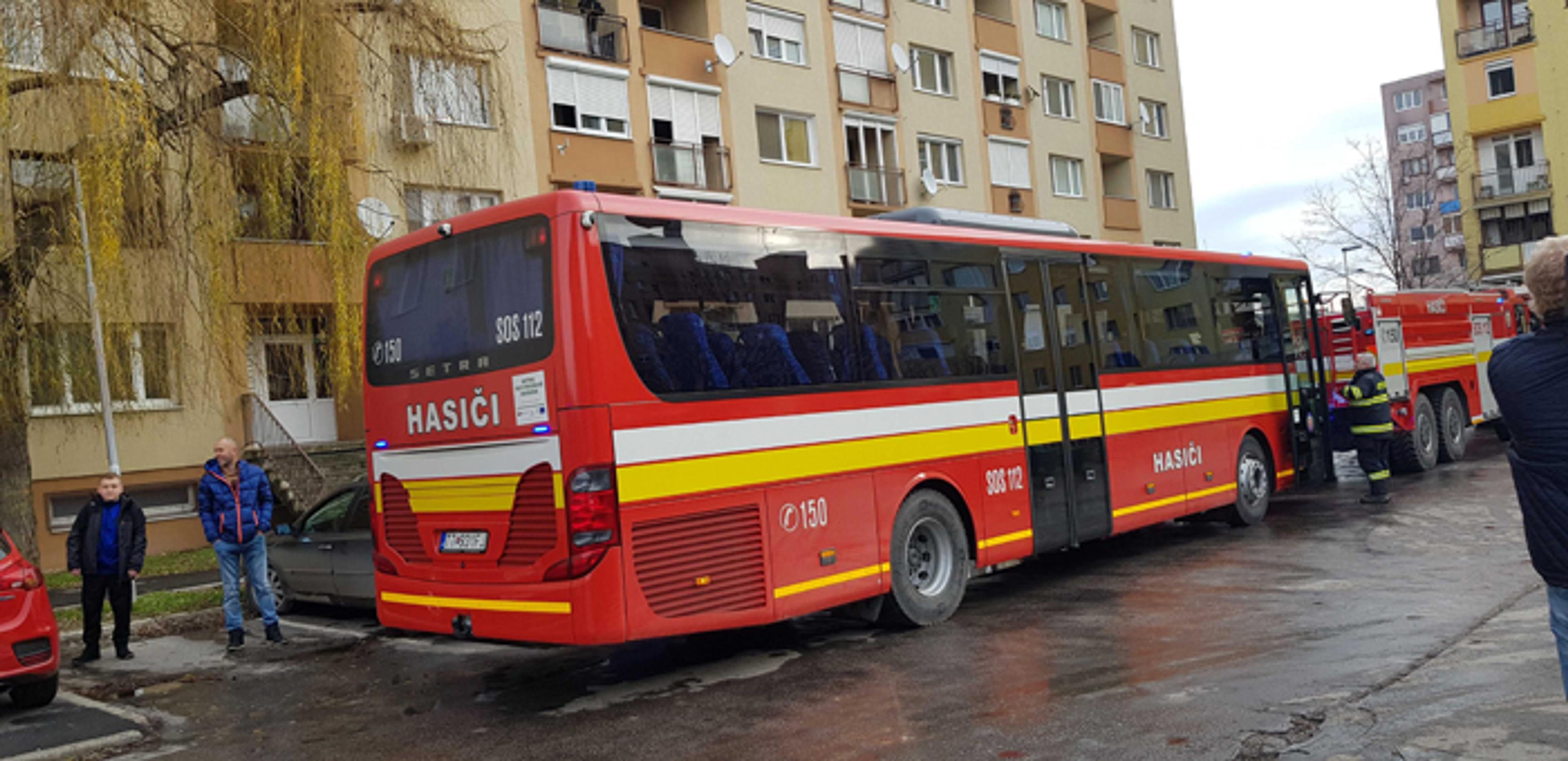 Fotografia od Dezidera Vargu - pohľad na evakuácii po úniku plynu v Dunajskej Strede.