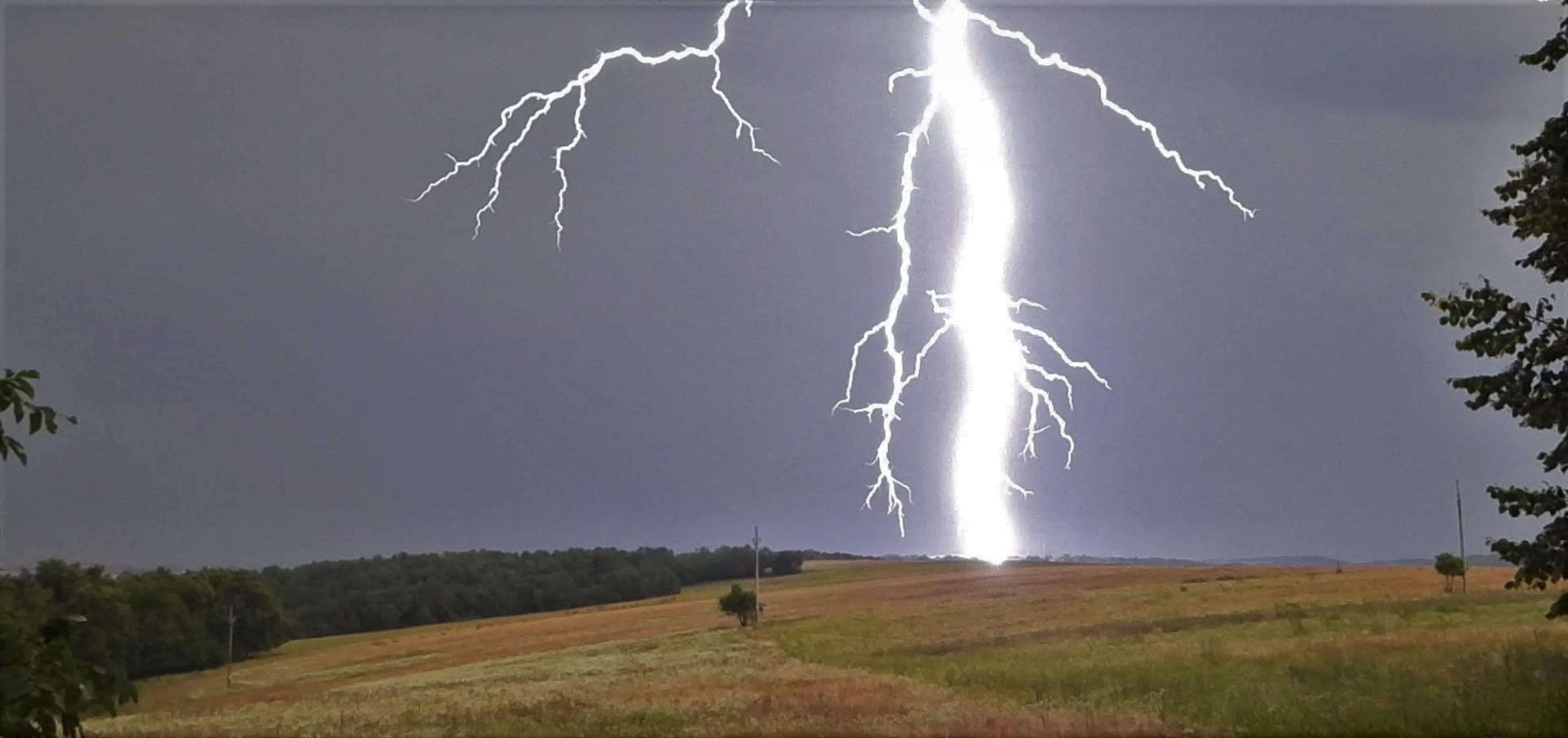 Búrkový blesk. Zdroj: Richard Stuller