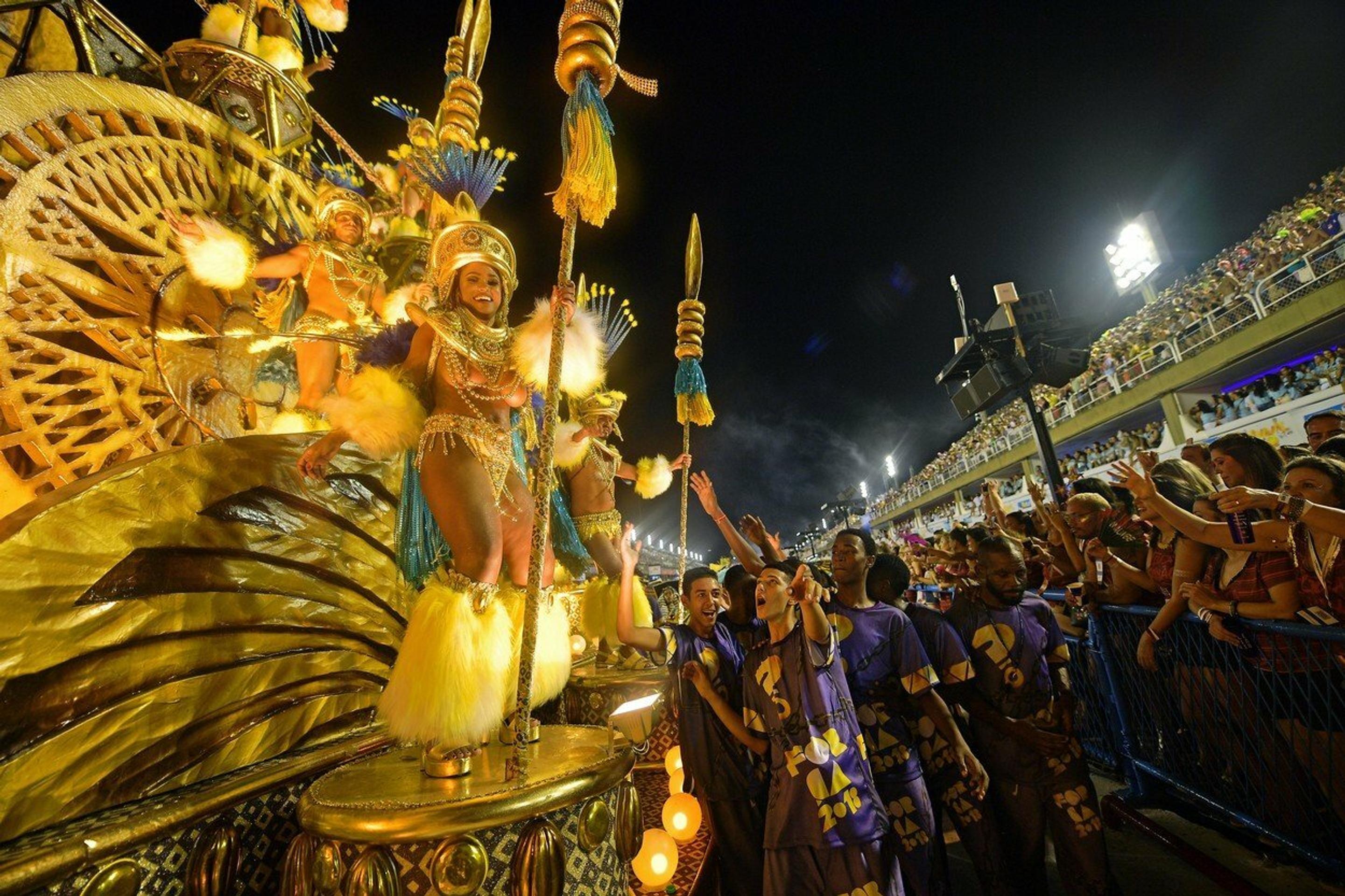 Karneval v Riu de Janeiro.
